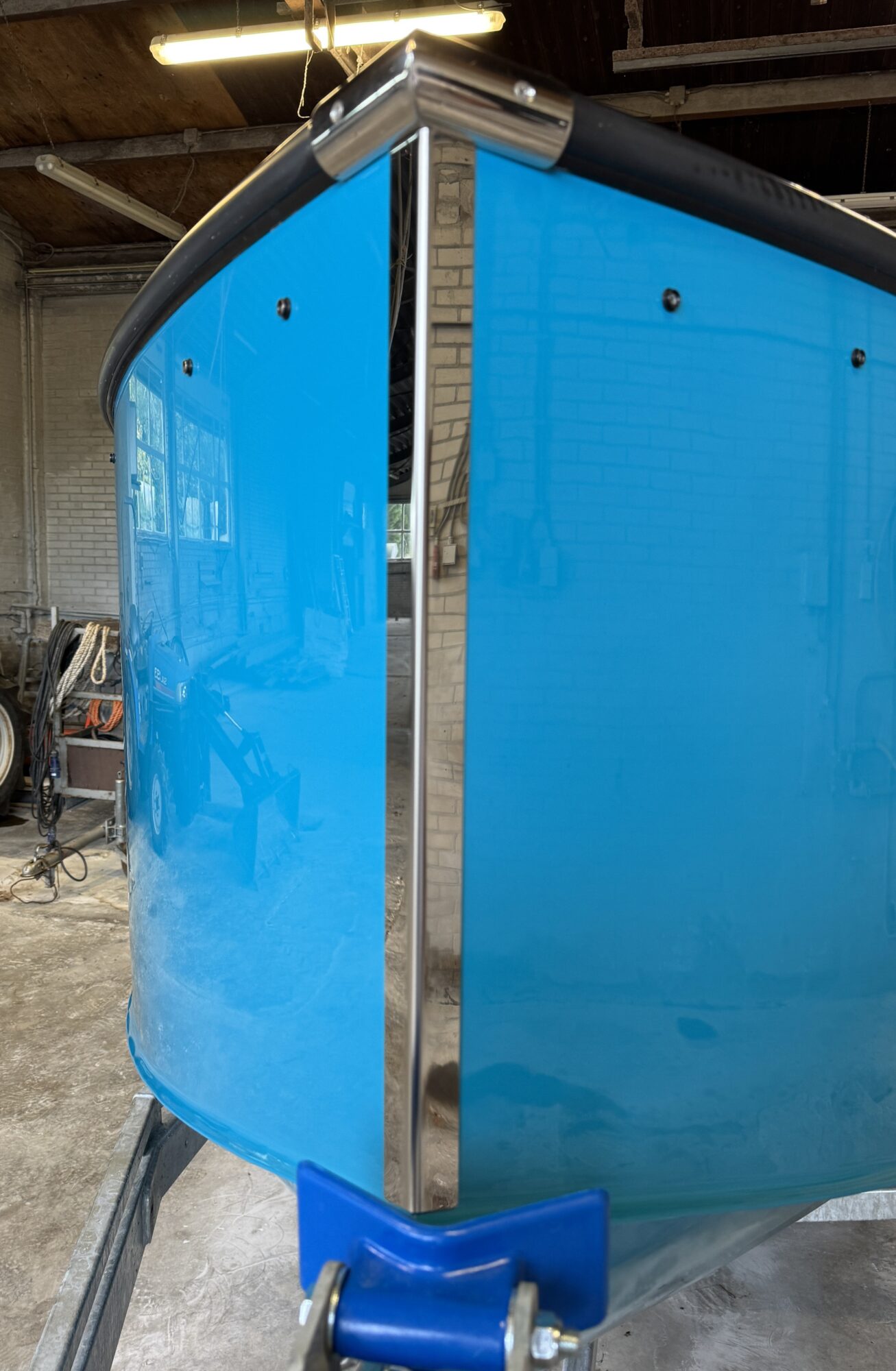 foto: 6 Futuro Boats Futuro ZX-20L Tender