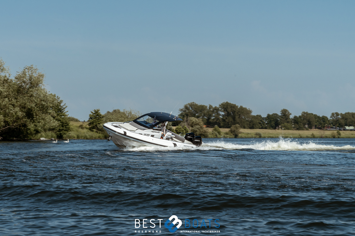 foto: 7 Pirelli 35 Outboard