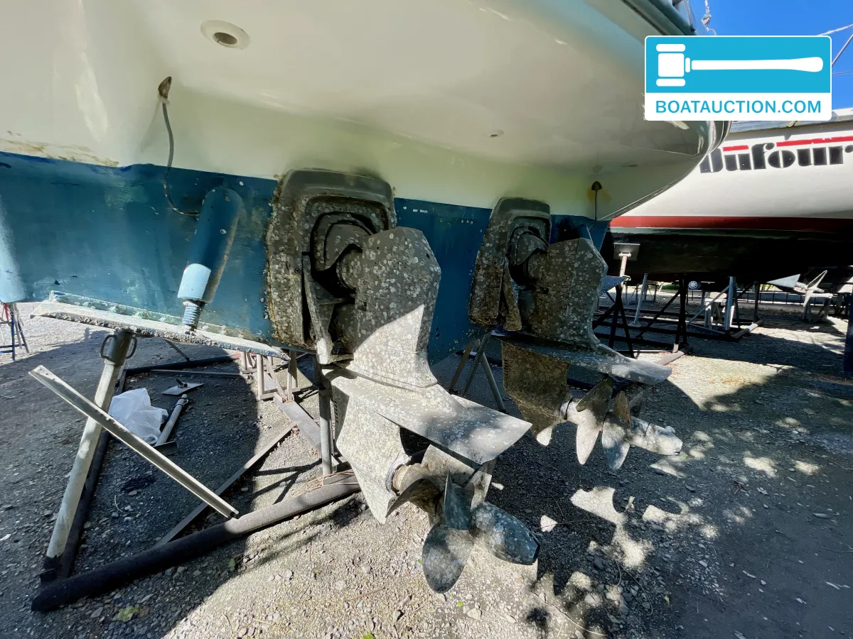 foto: 20 Sealine 310 Sportbridge