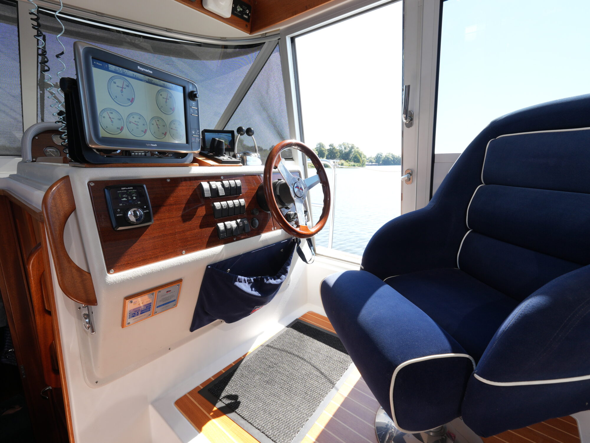 foto: 21 nimbus Nimbus 380 Commander