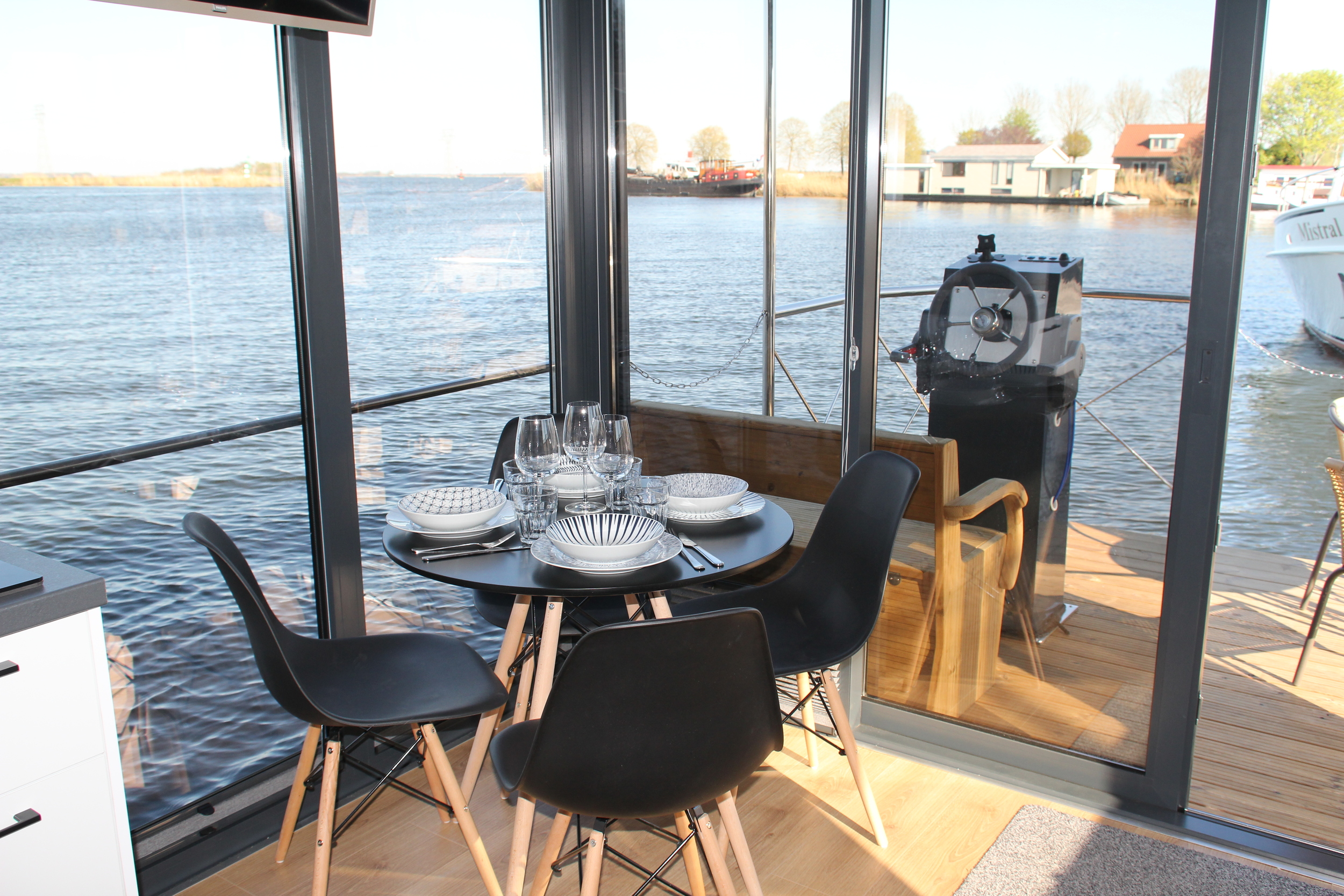 foto: 14 Campi 340 Houseboat