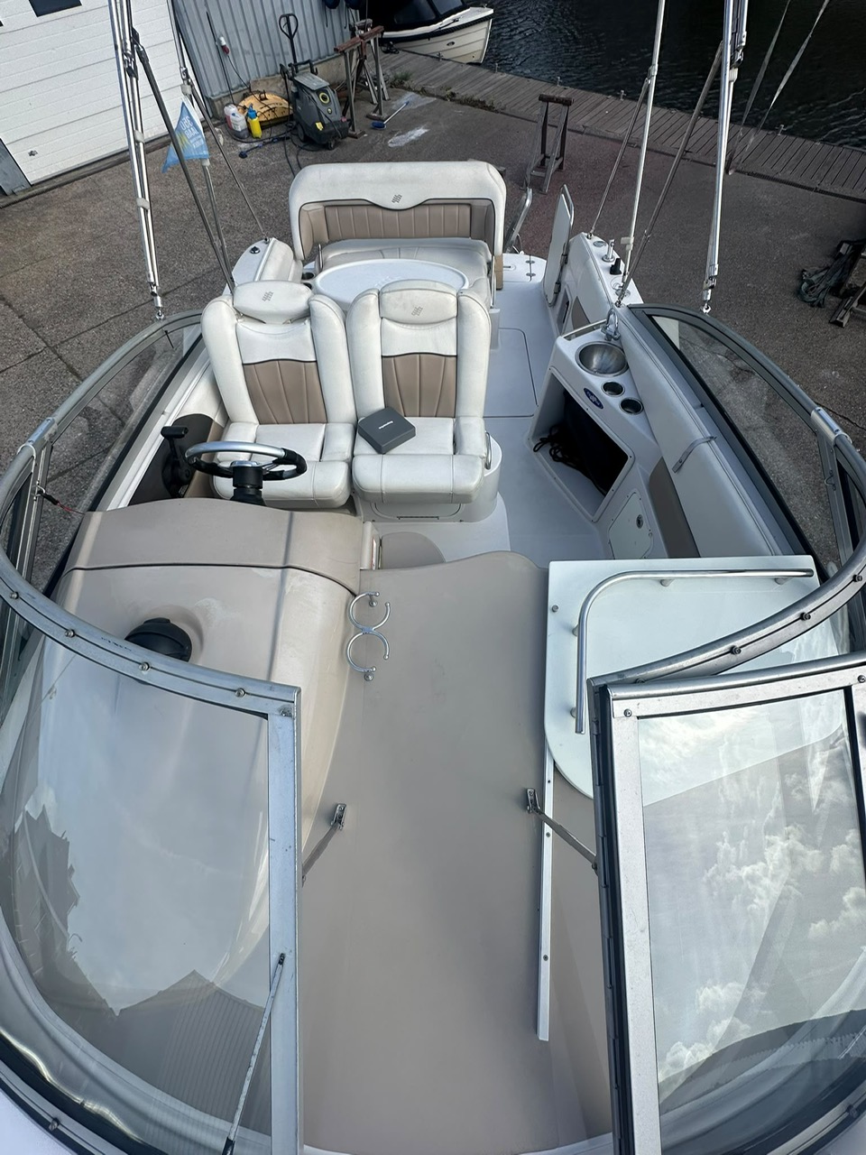 foto: 31 Four Winns Four Winns 258 Vista