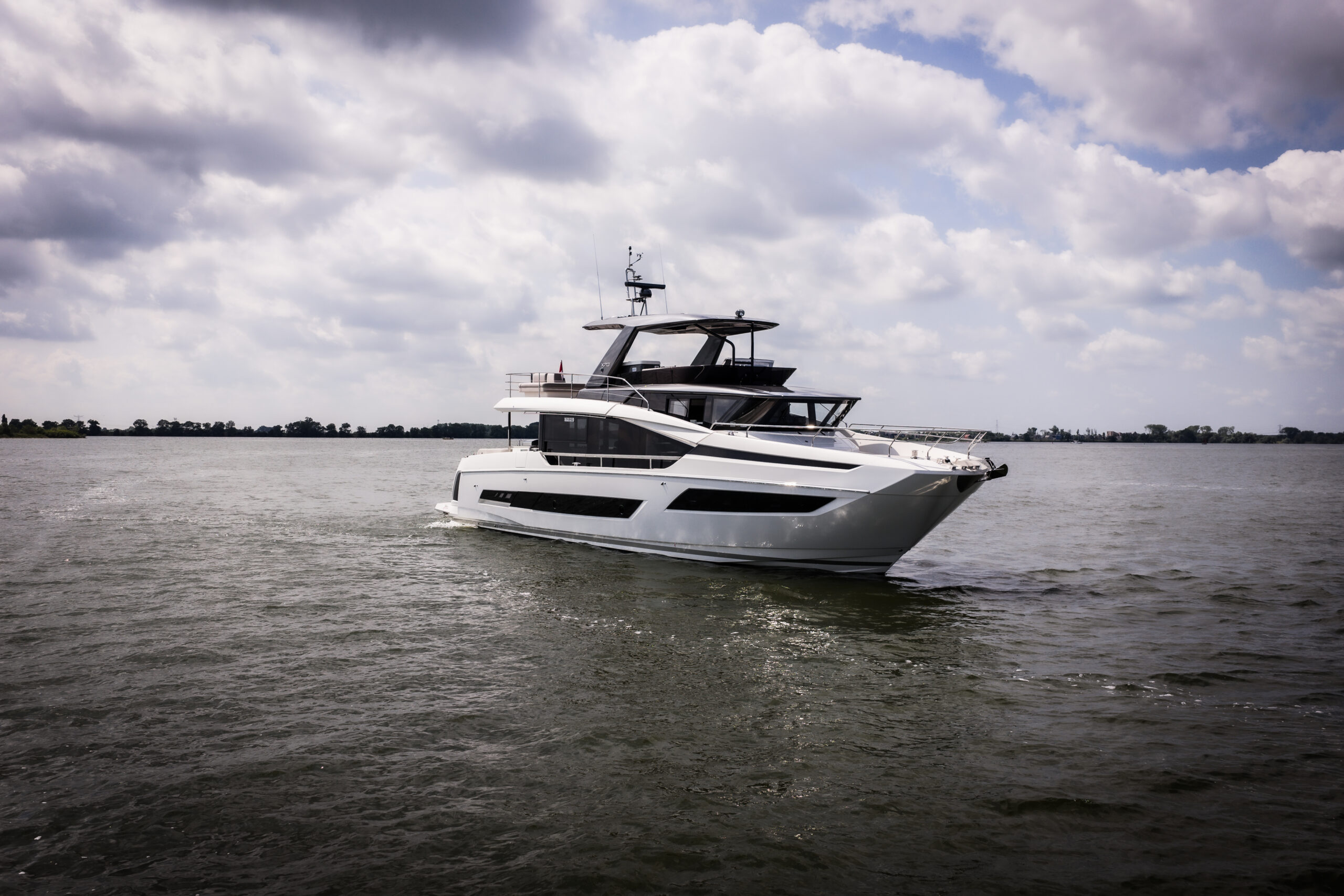 foto: 66 Prestige X70