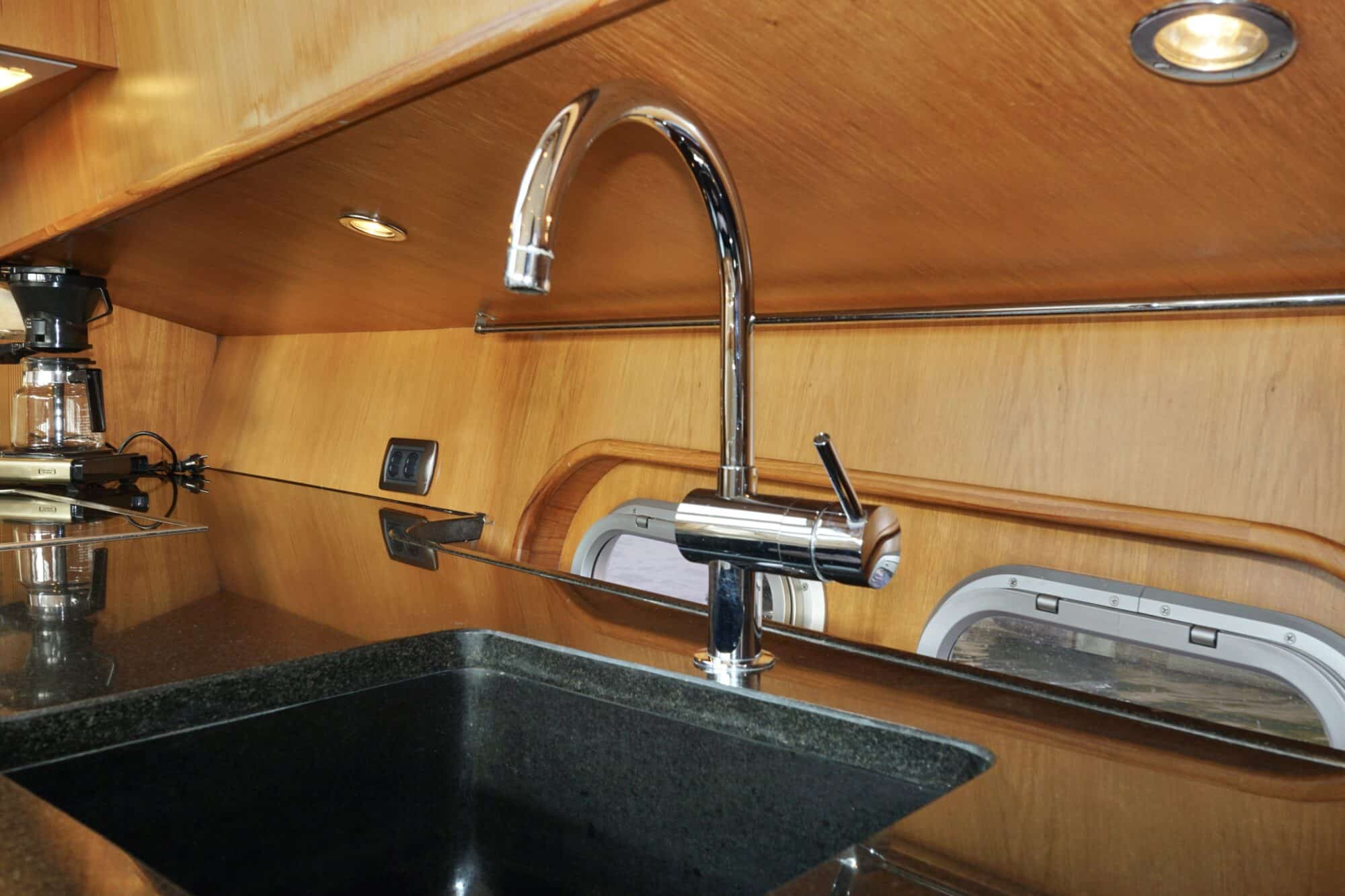 foto: 21 Van den Hoven Van den Hoven Exclusive 18.00 VS