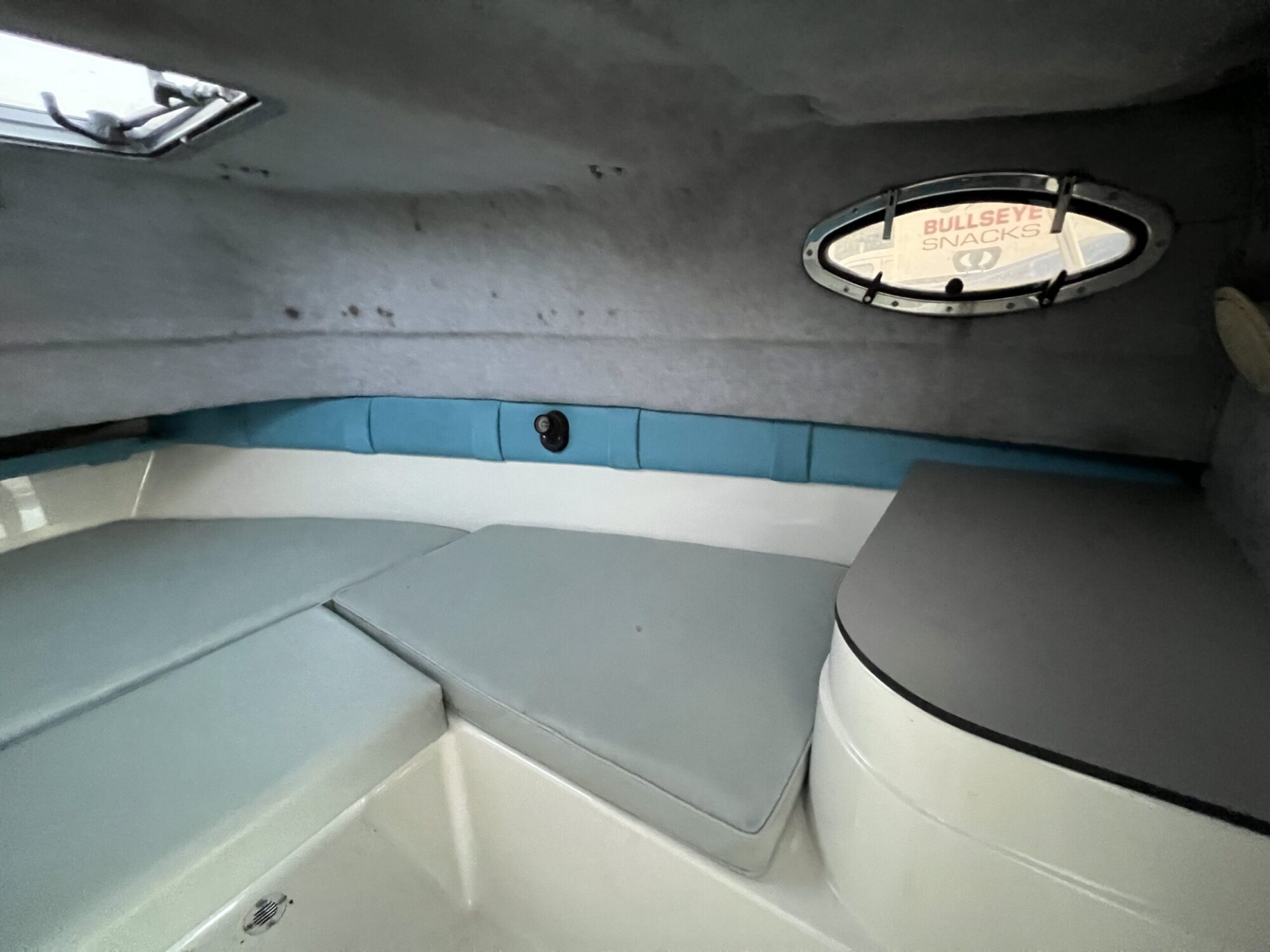 foto: 11 Celebrity Celebrity 2500 Fish Hawk