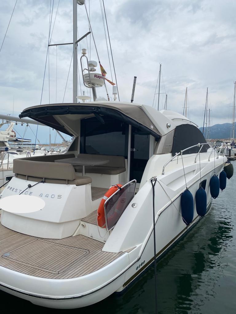 foto: 8 Prestige 440 S