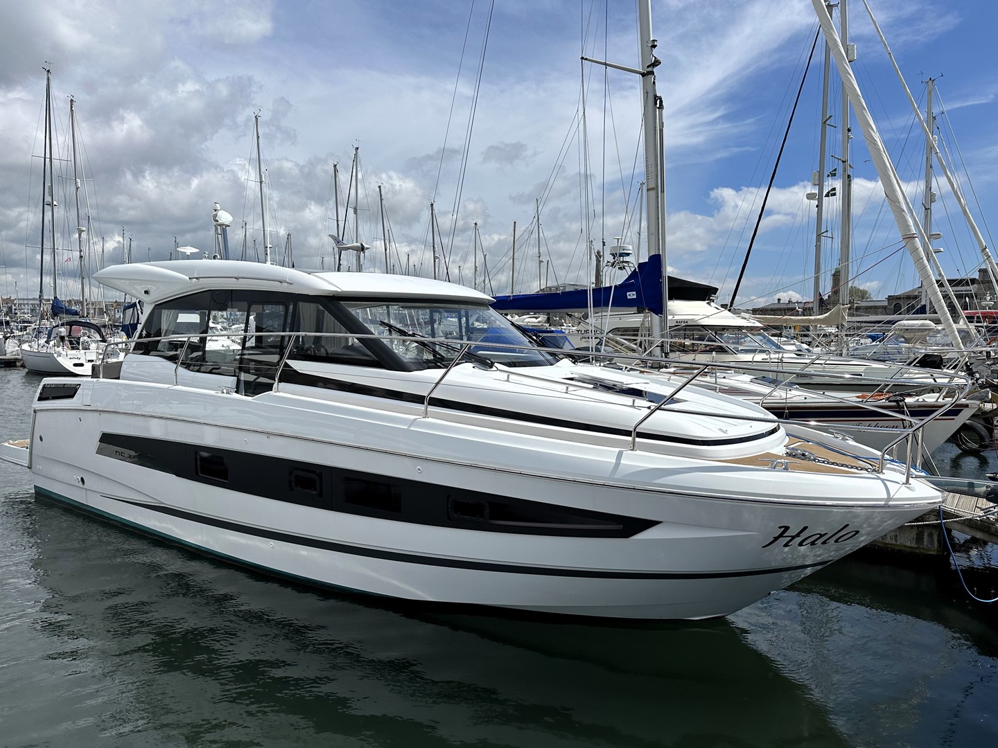 foto: 20 Jeanneau  NC37