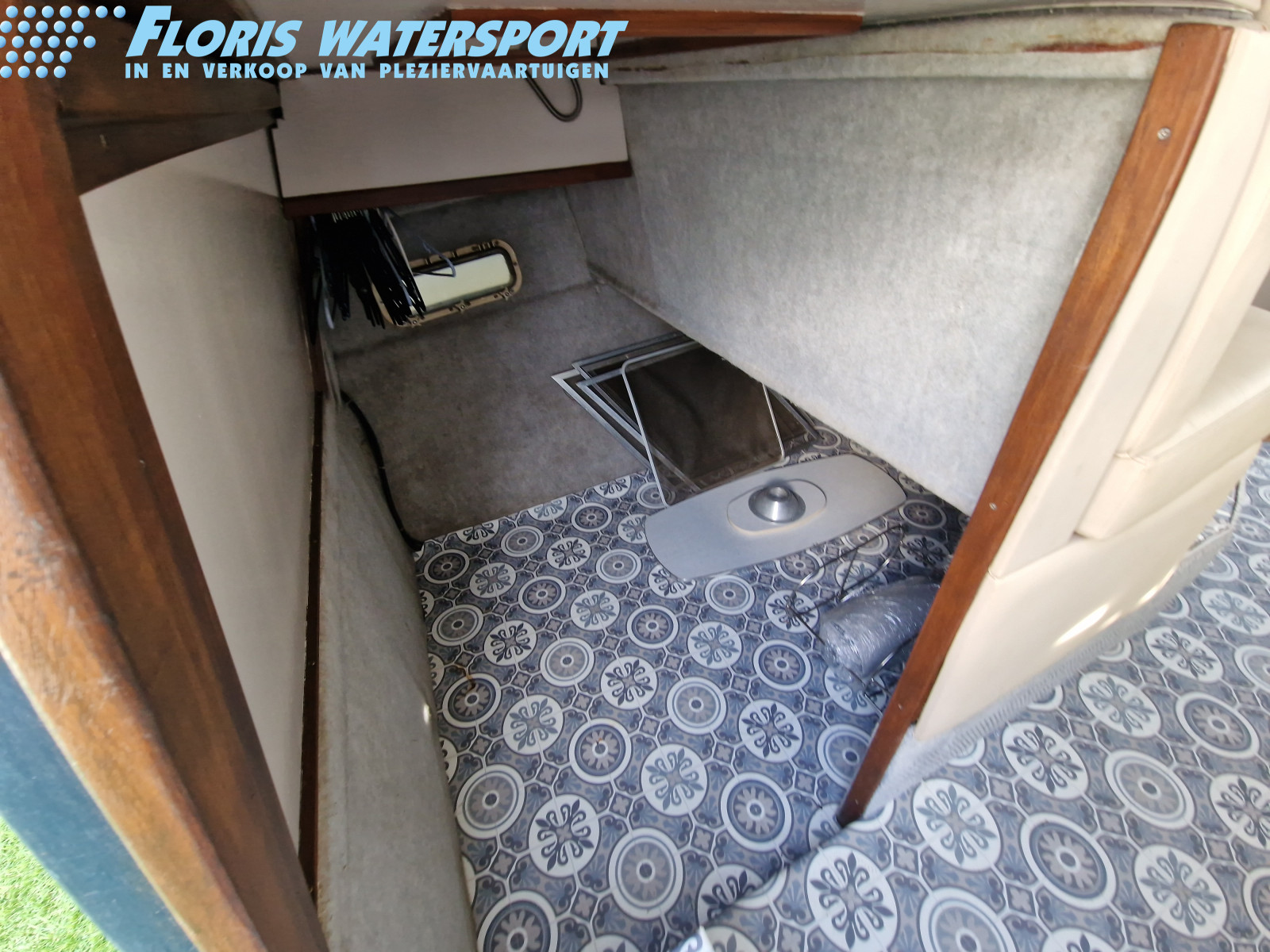 foto: 6 Bayliner 2858 Fly