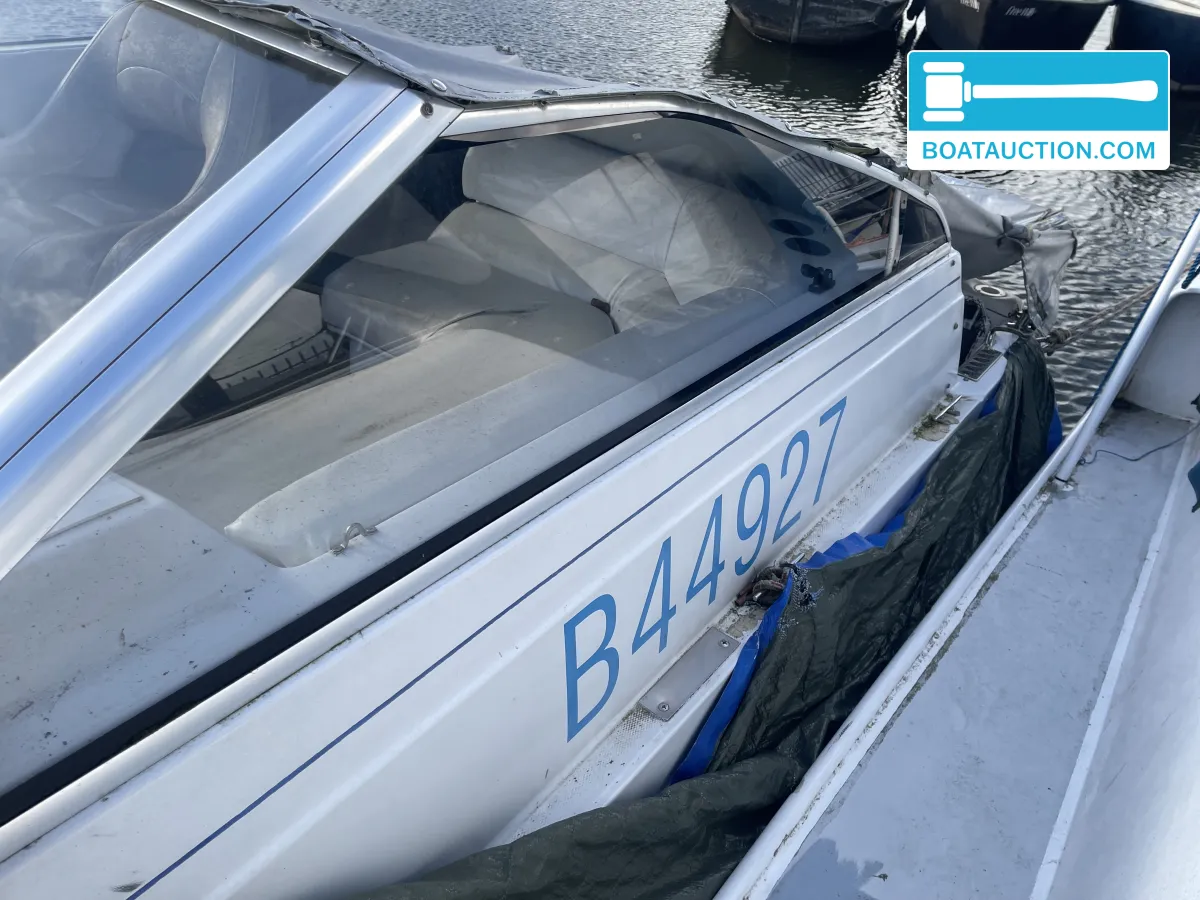 foto: 7 Bayliner 700