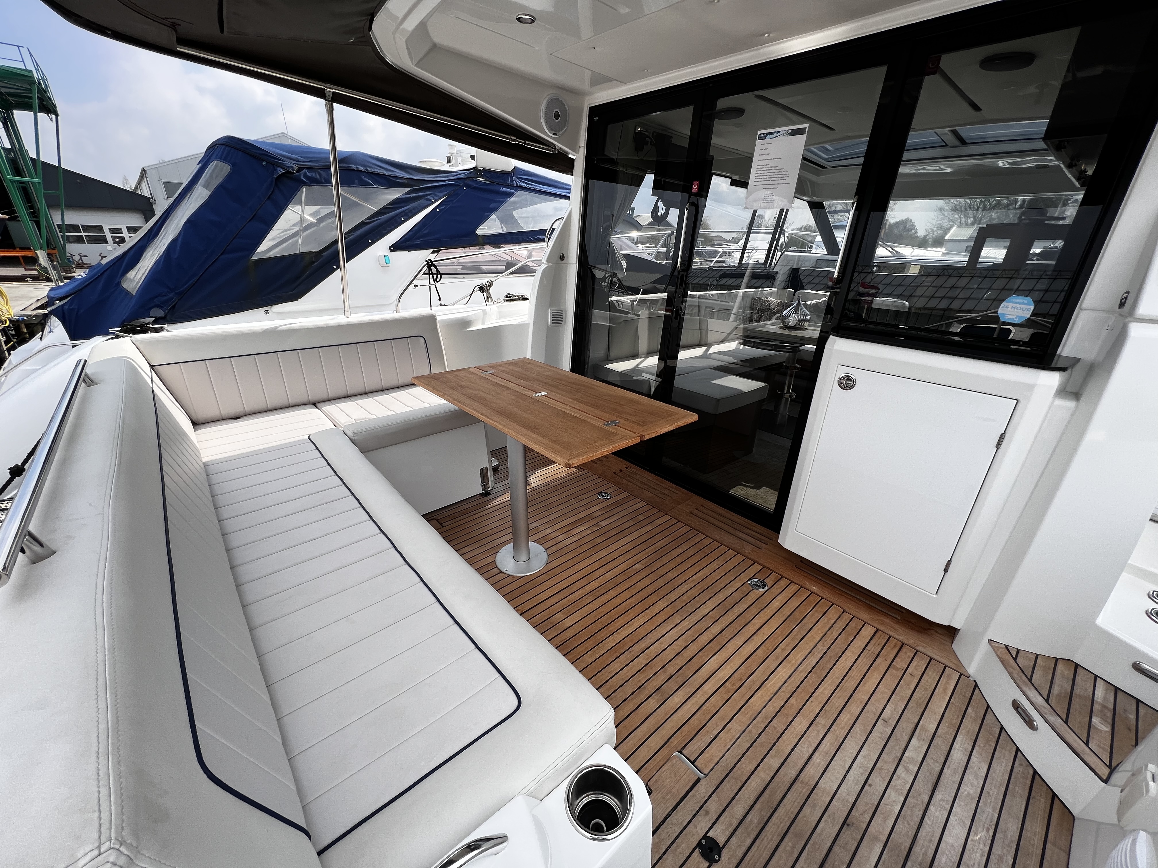 foto: 18 Jeanneau  NC37