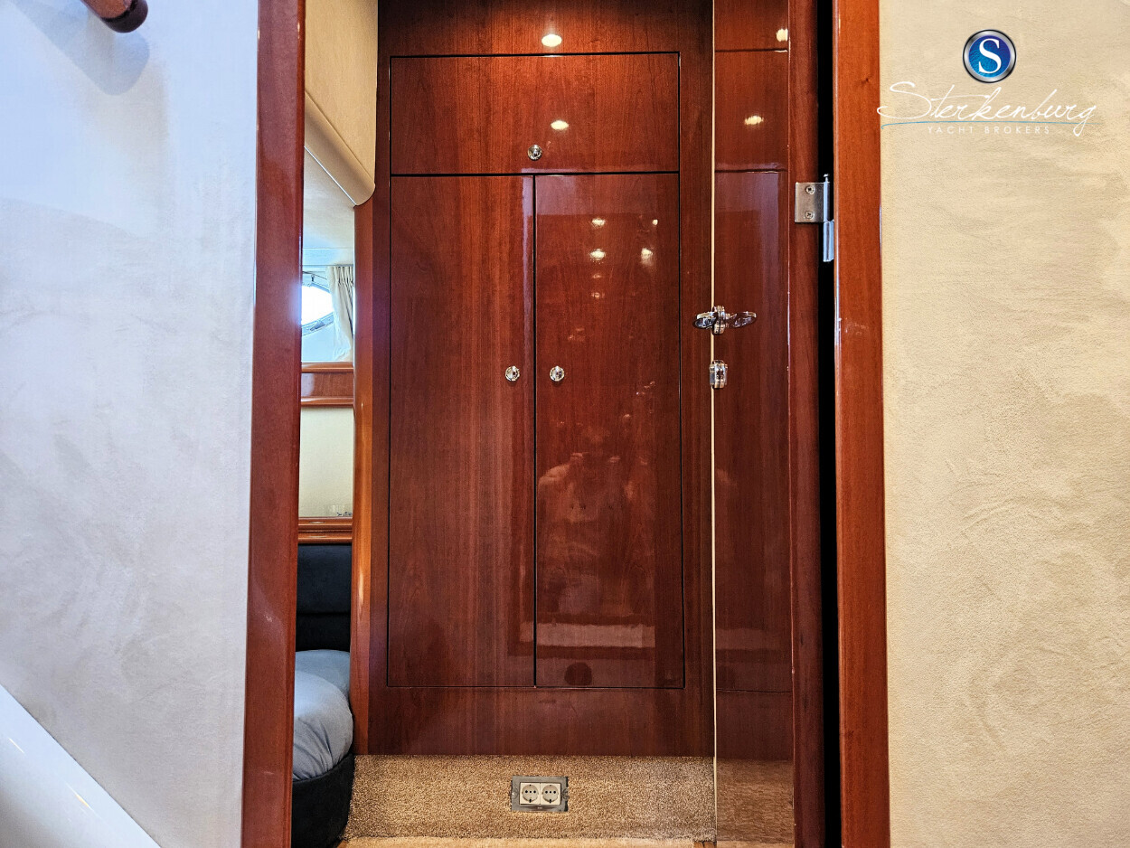 foto: 28 Fairline Phantom 50