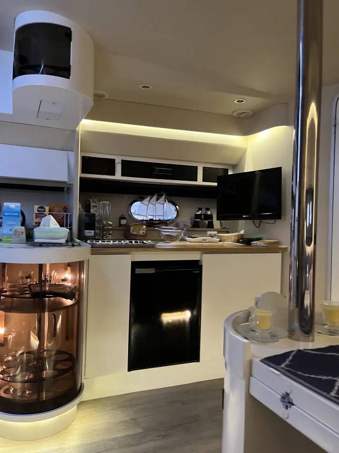 foto: 8 Princess Riviera 46