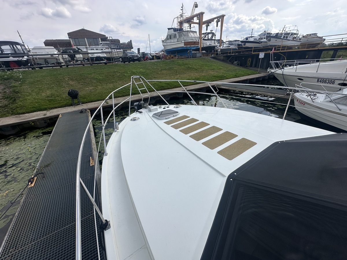 foto: 6 Fairline Corniche 31