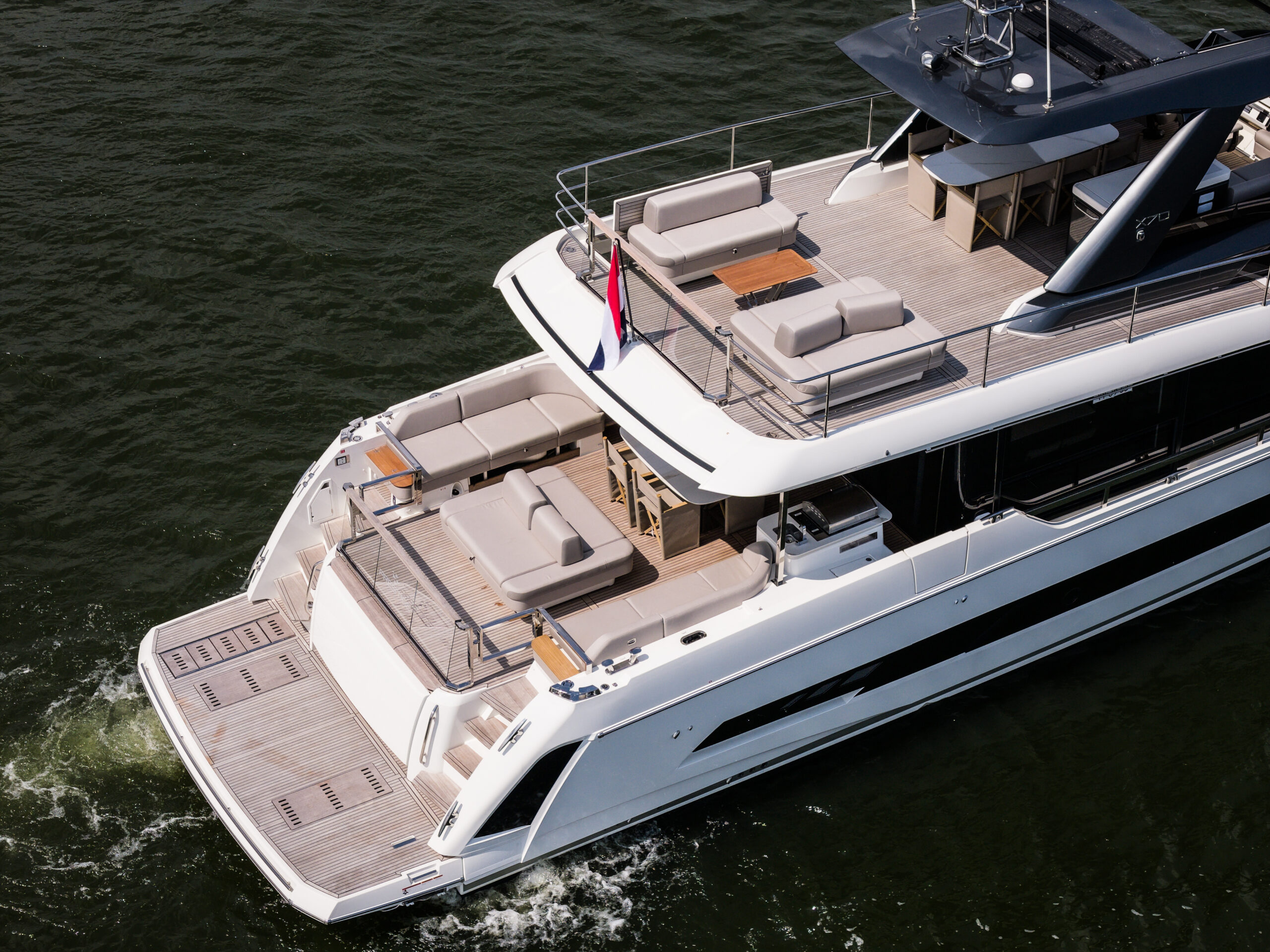 foto: 54 Prestige X70