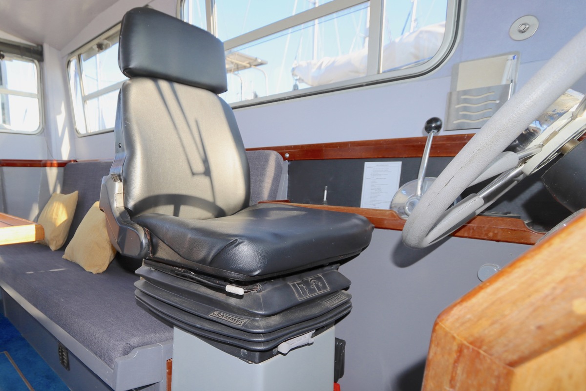 foto: 9 Lochin  333 Workboat
