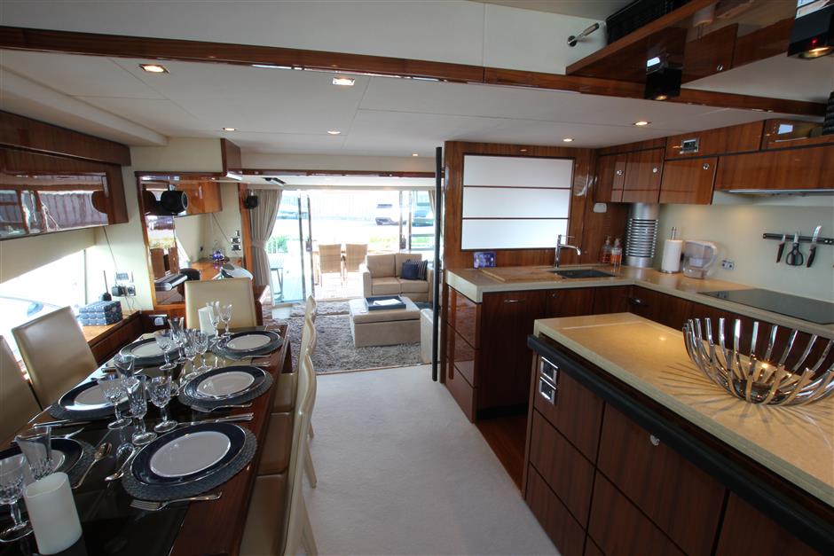 foto: 9 Fairline 78