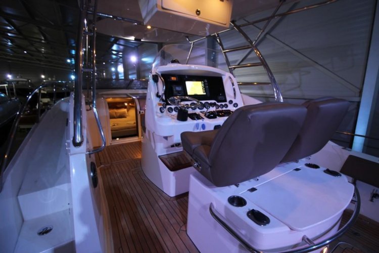 foto: 11 Sunseeker Sportfisher 37