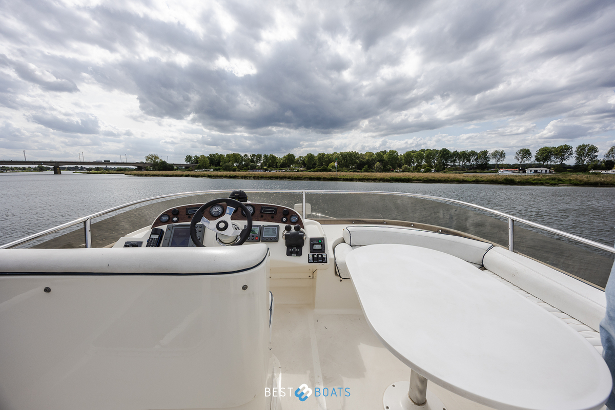 foto: 15 Rodman R-38