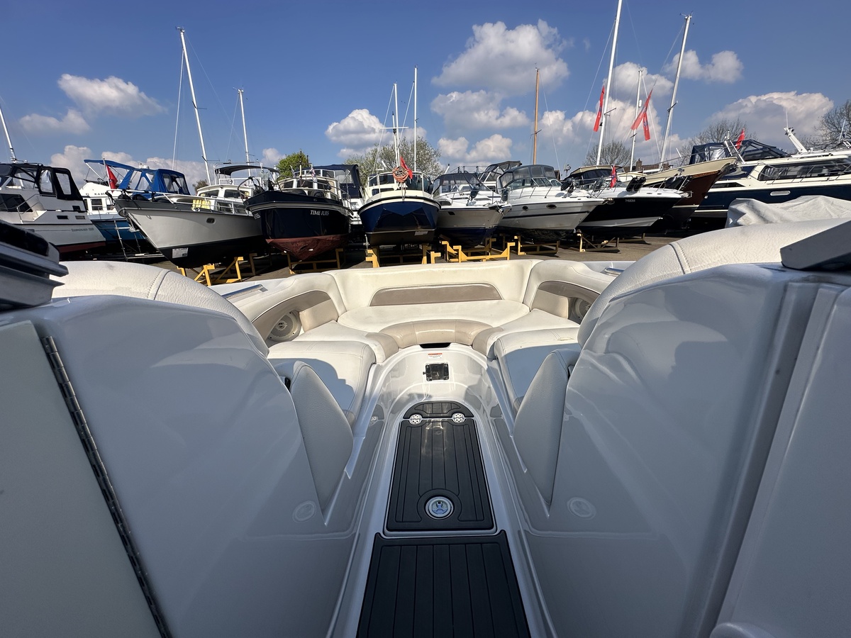 foto: 6 Crownline E6