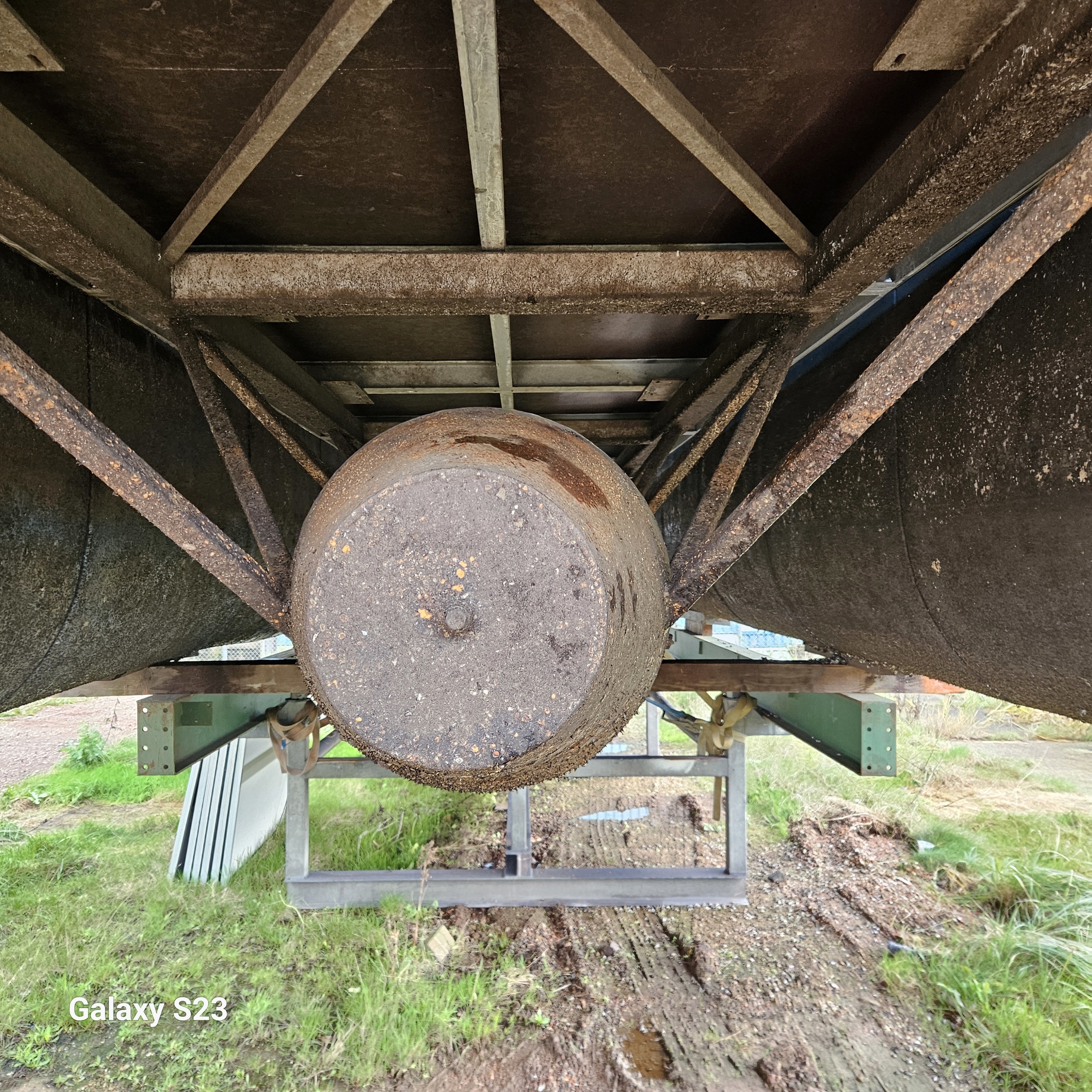 foto: 7 LST Boatin (onderstel) Houseboat