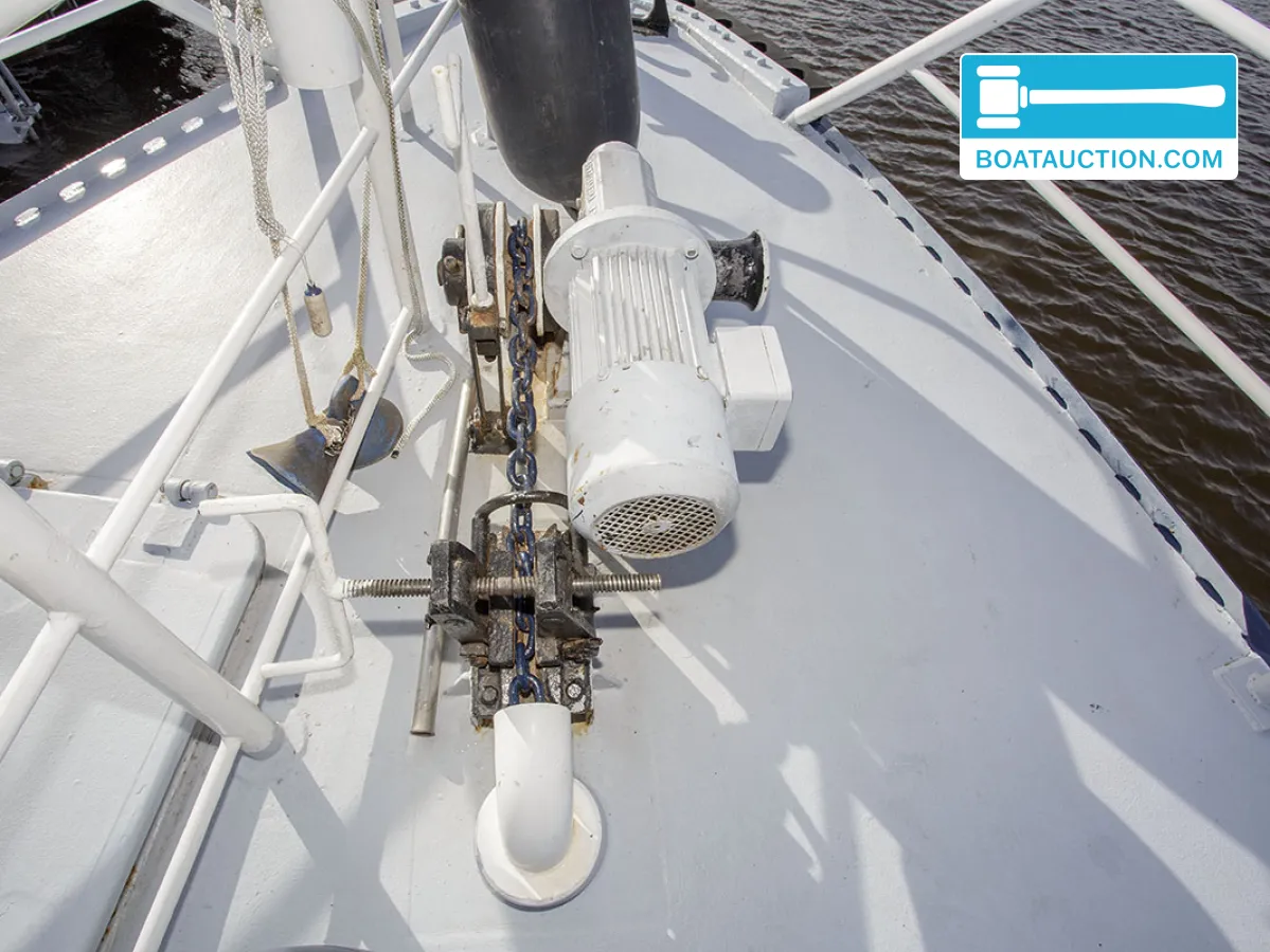 foto: 24 Bateau de patrouille 2300