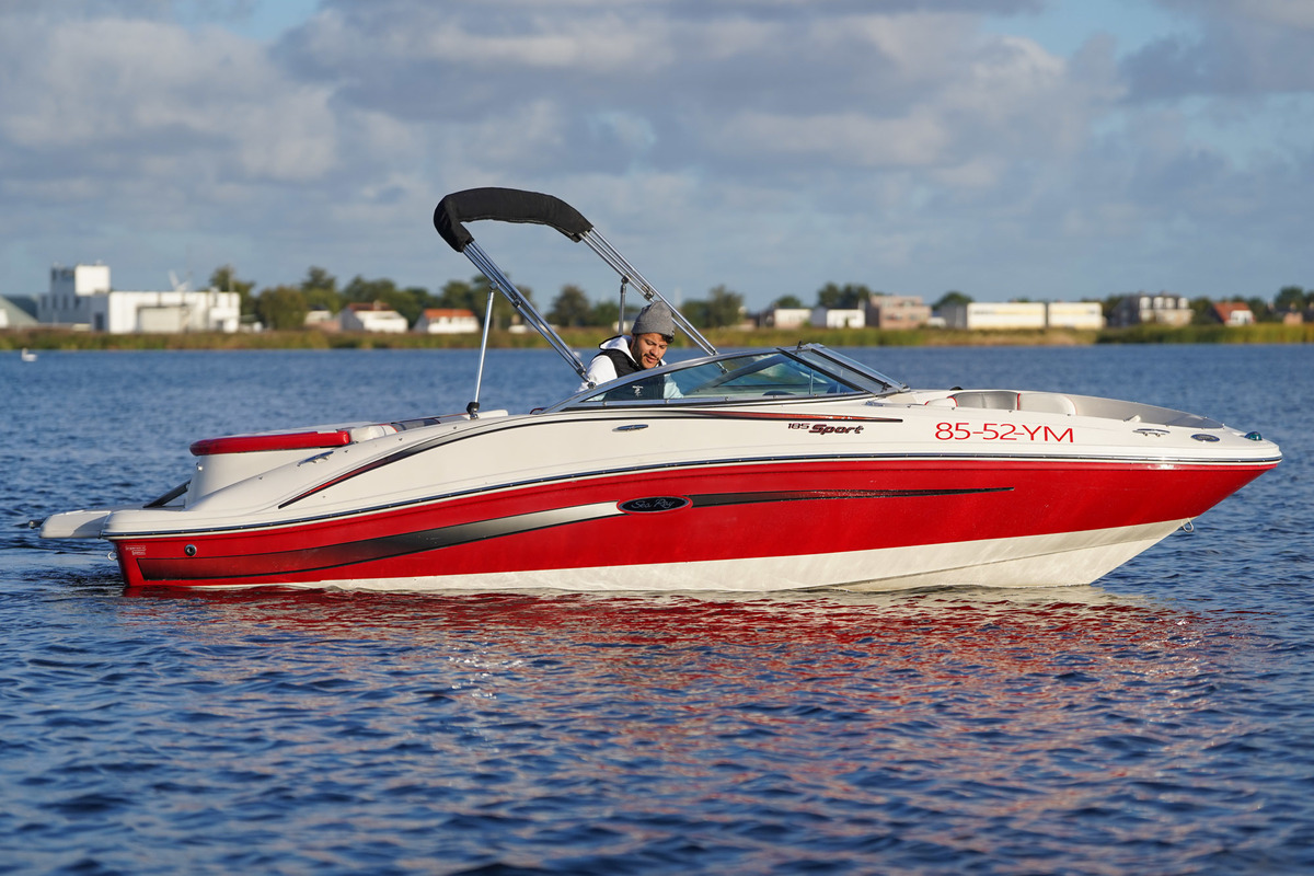 foto: 8 Sea Ray 185 Sport