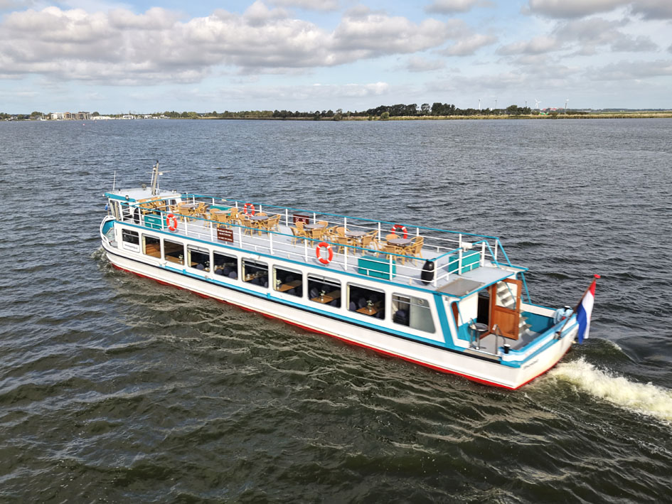 foto: 20 Hybride Rondvaartboot 140 passagiers