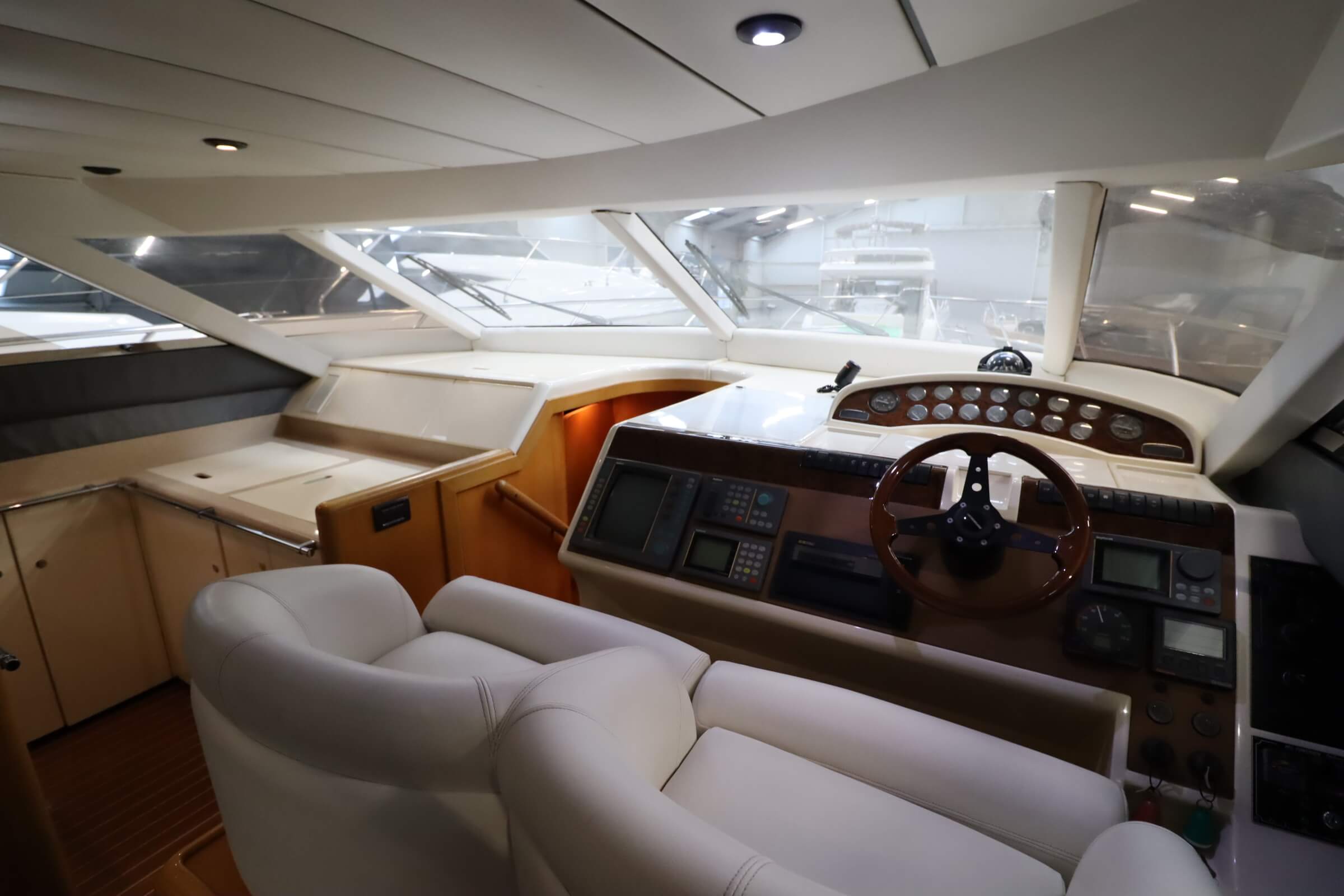 foto: 10 Fairline Squadron 50