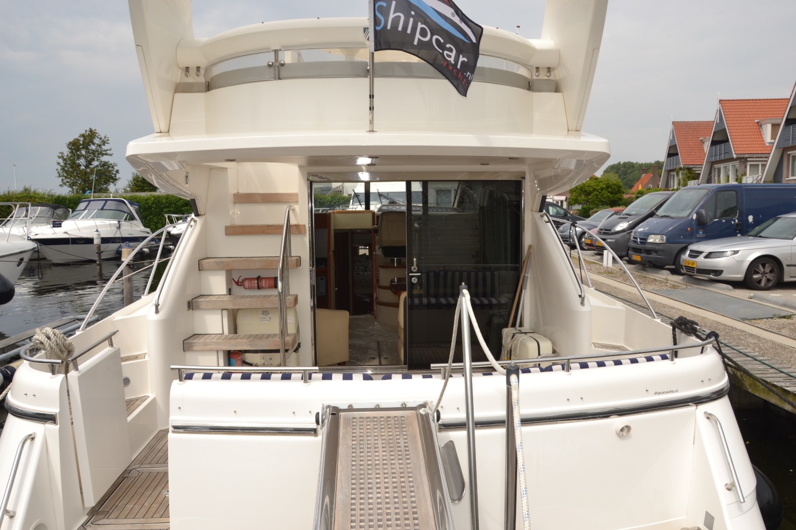 foto: 9 Fairline Phantom 46