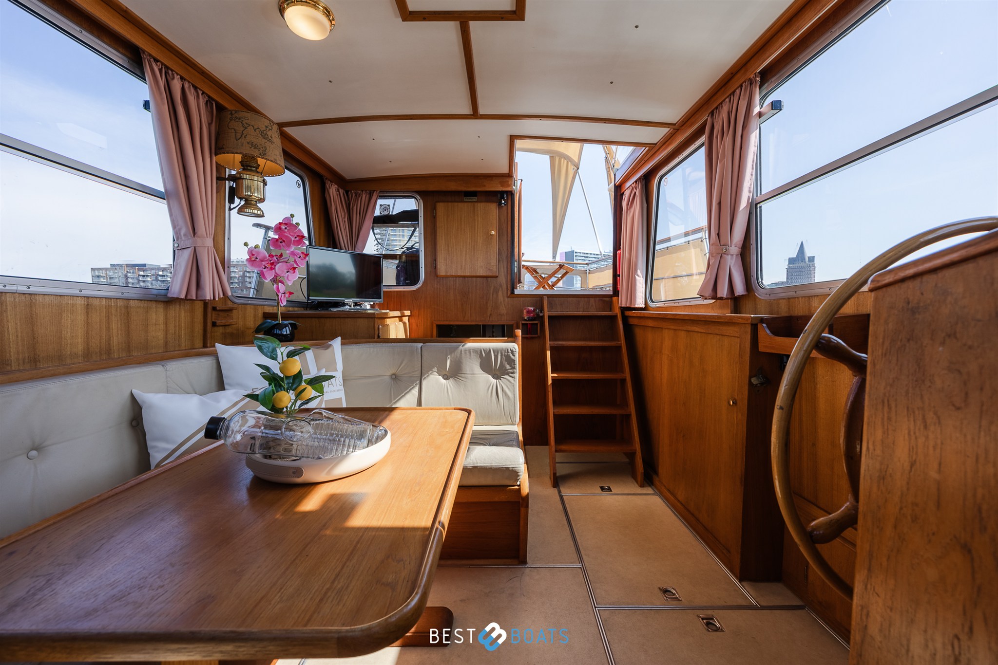 foto: 9 Linssen St. Jozef 1050 Salon