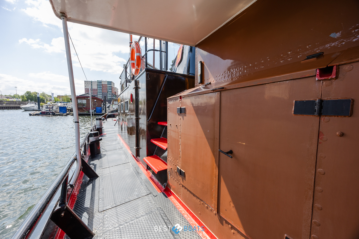 foto: 31 Sleepboot Limburgia 