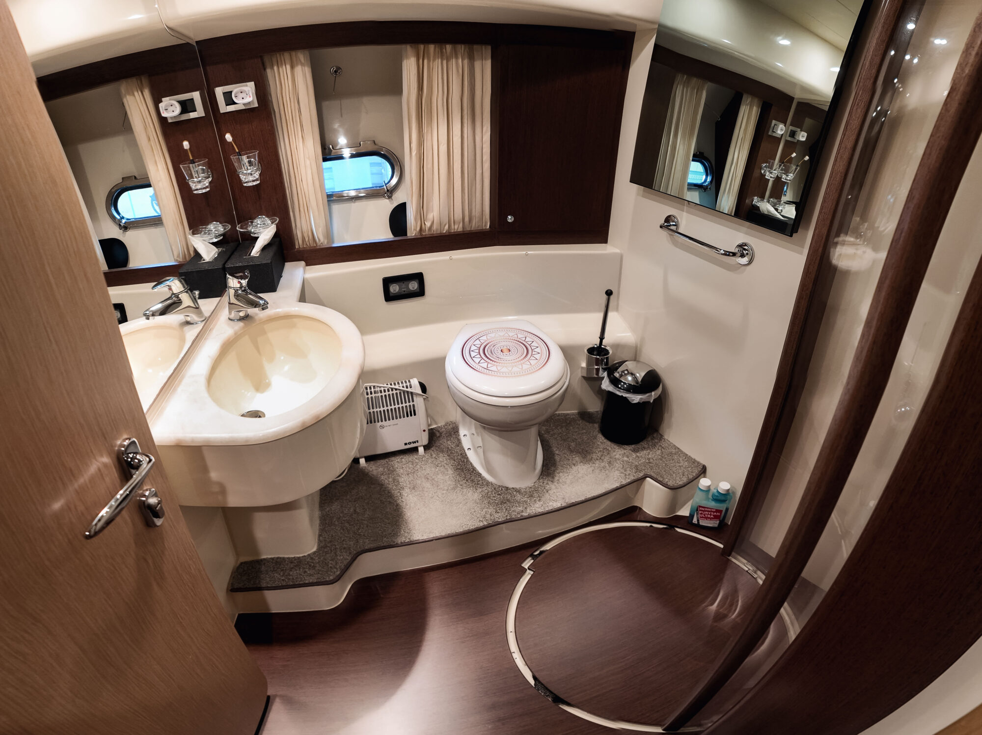 foto: 19 Ferretti Ferretti 500 Elite Flybridge