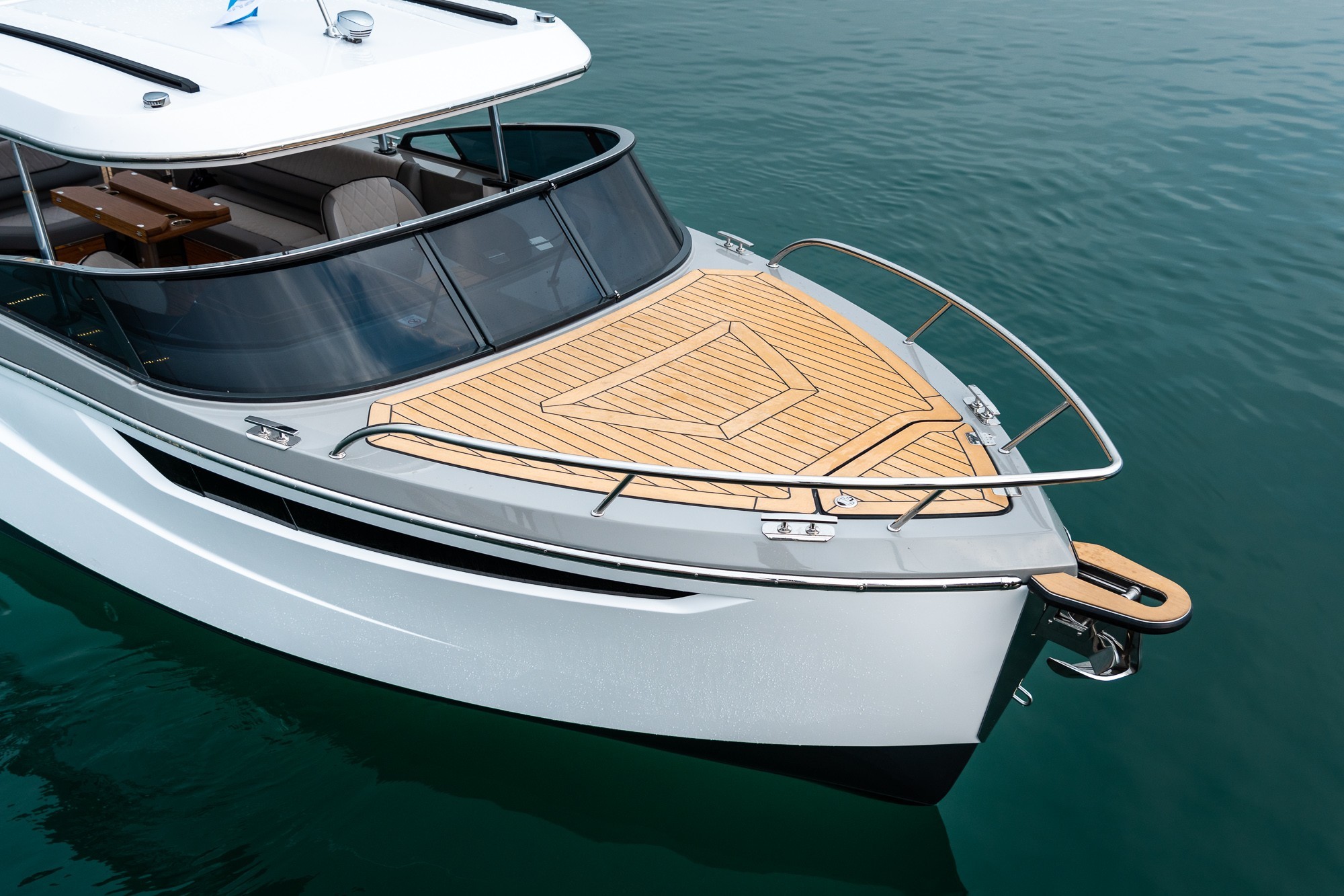 foto: 10 Alfastreet Marine 23 Cabin Evolution Electric