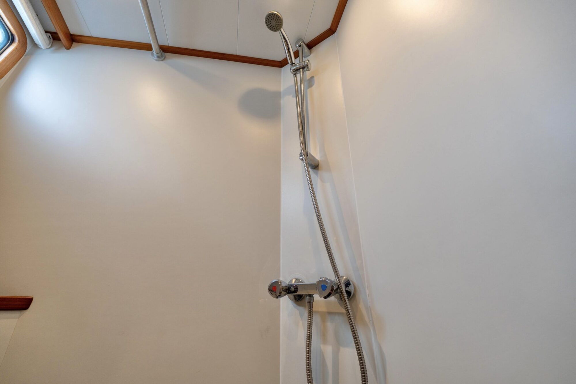 foto: 13 Pieter Beeldsnijder Pieter Beeldsnijder Spiegelkotter 15.00 VS