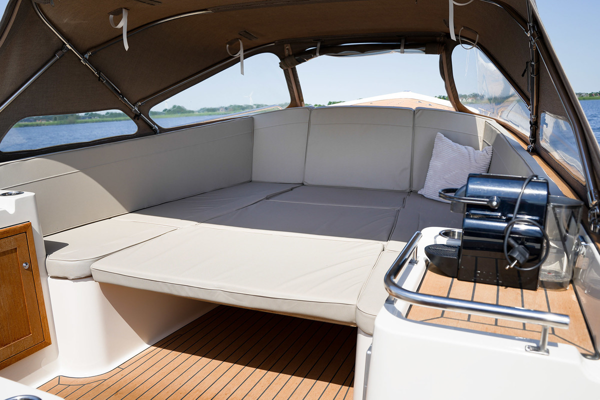foto: 15 Interboat Intender 820