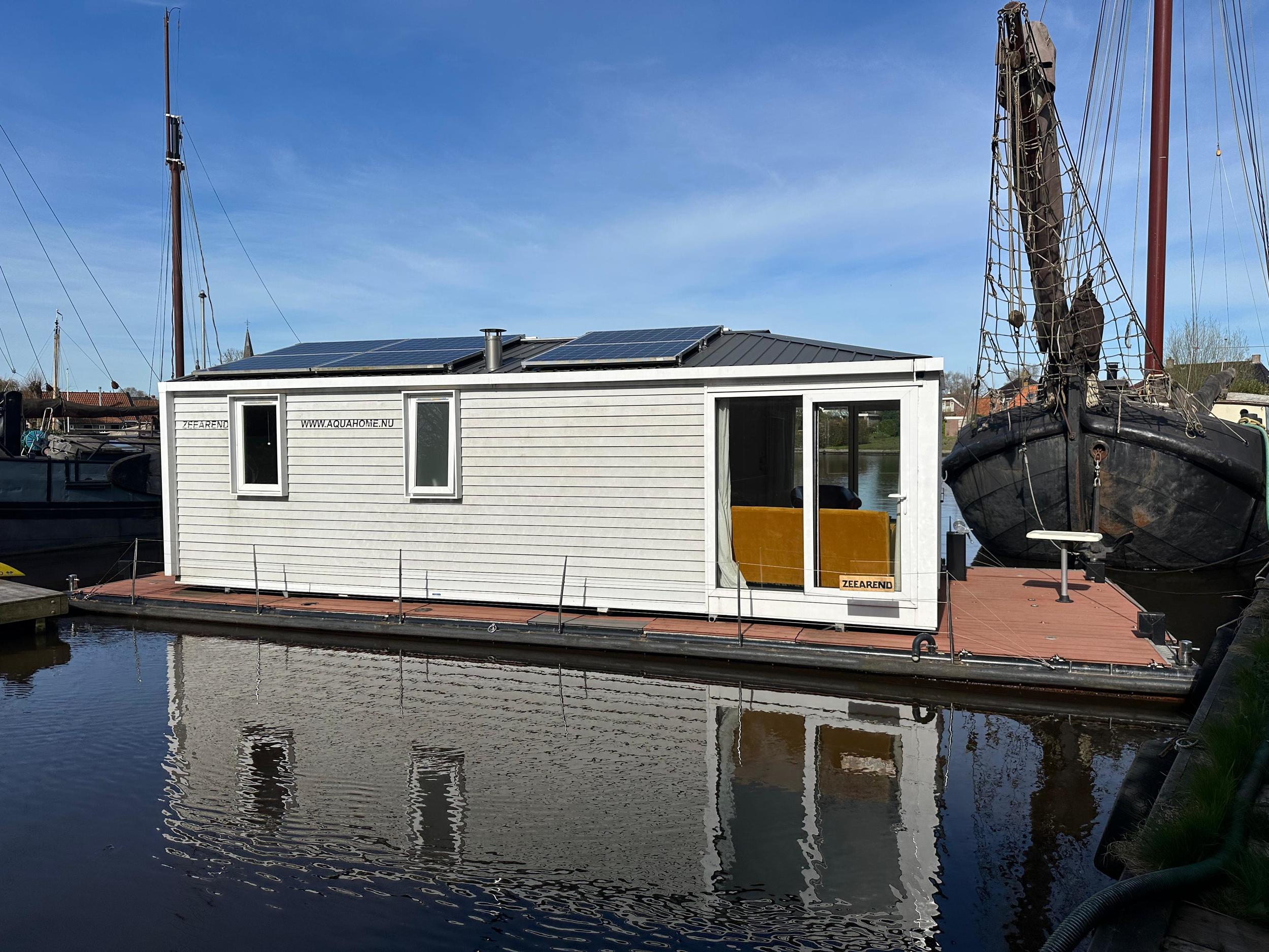 foto: 4 Aquahome Offshore Houseboat STE 12 Bij 5