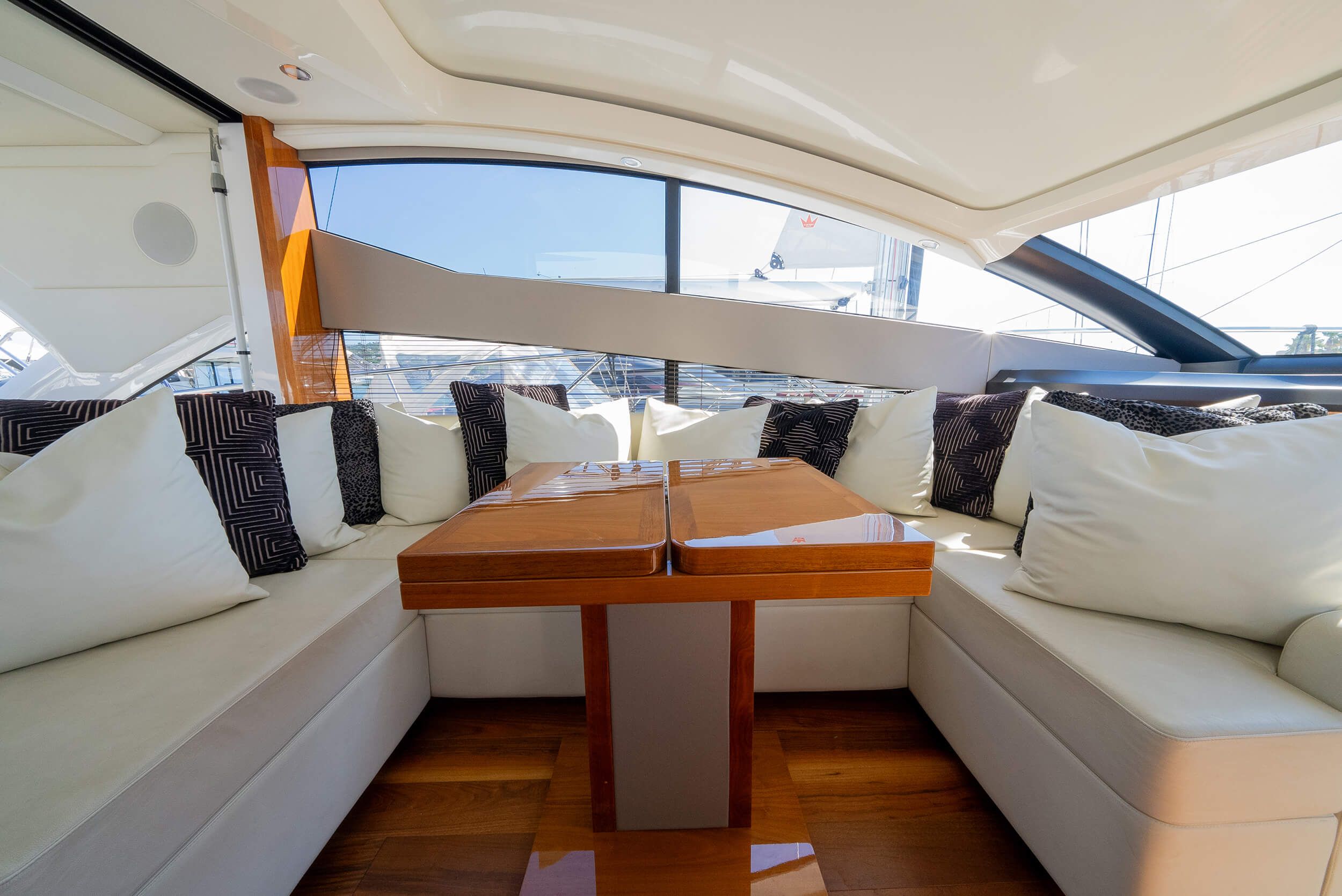 foto: 29 Sunseeker Predator 57