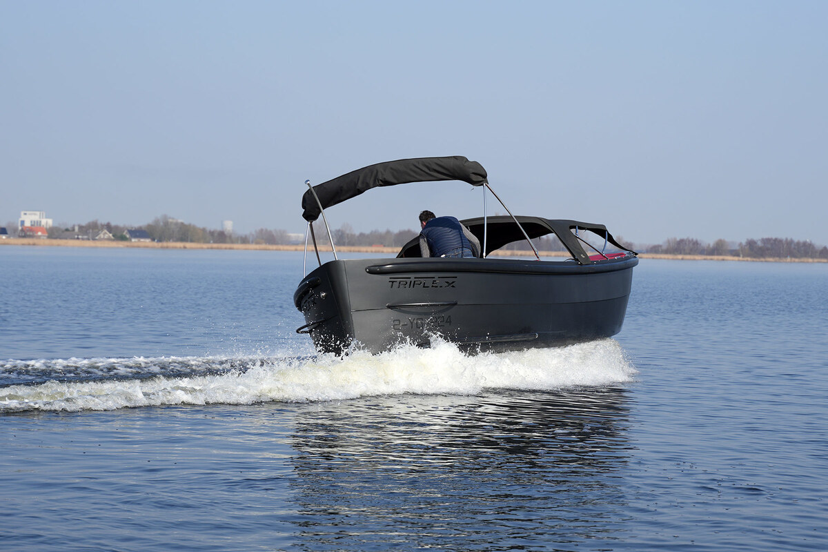 foto: 16 Triple X 800