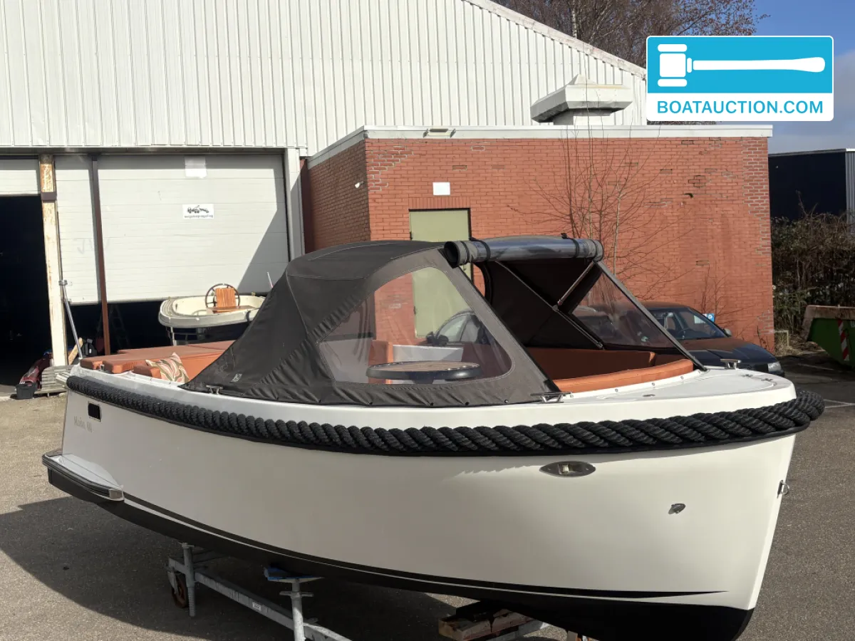 Maxima 600 Tender