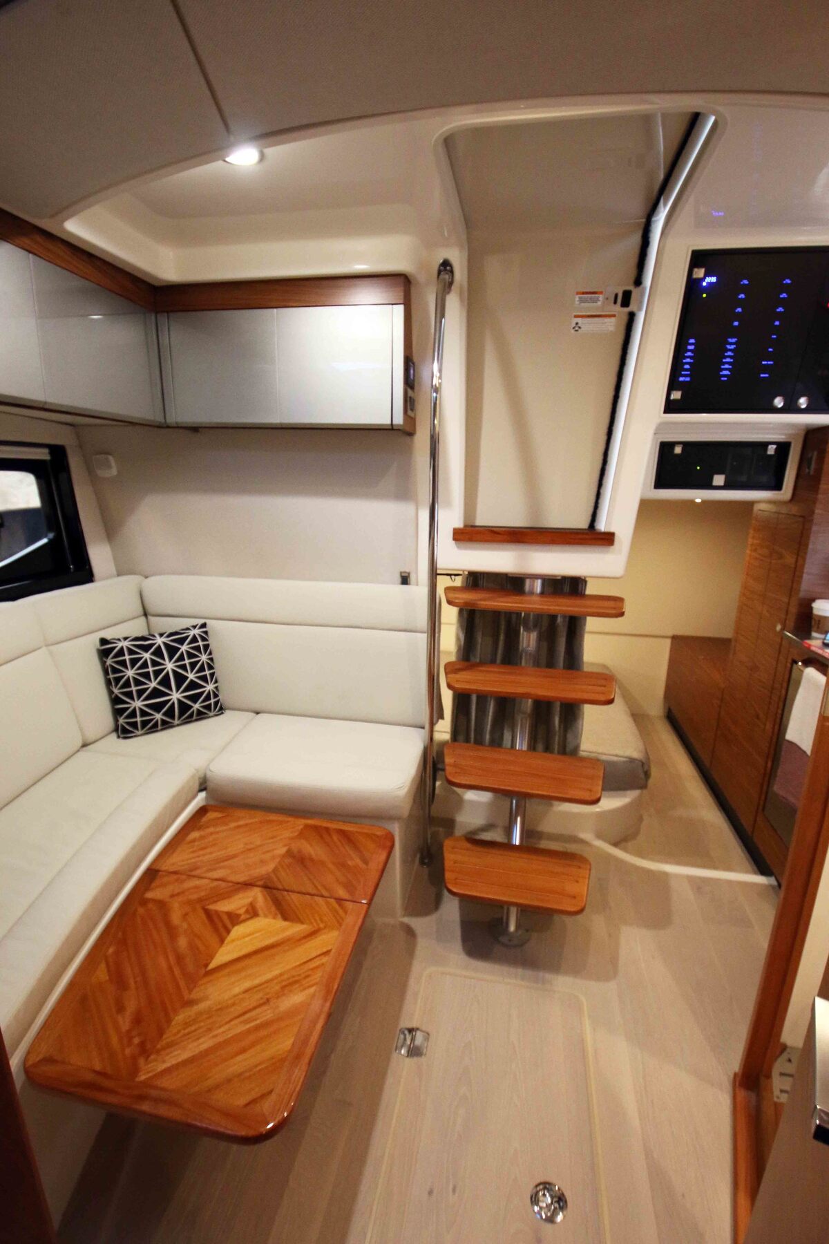 foto: 6 Boston Whaler 405 Conquest