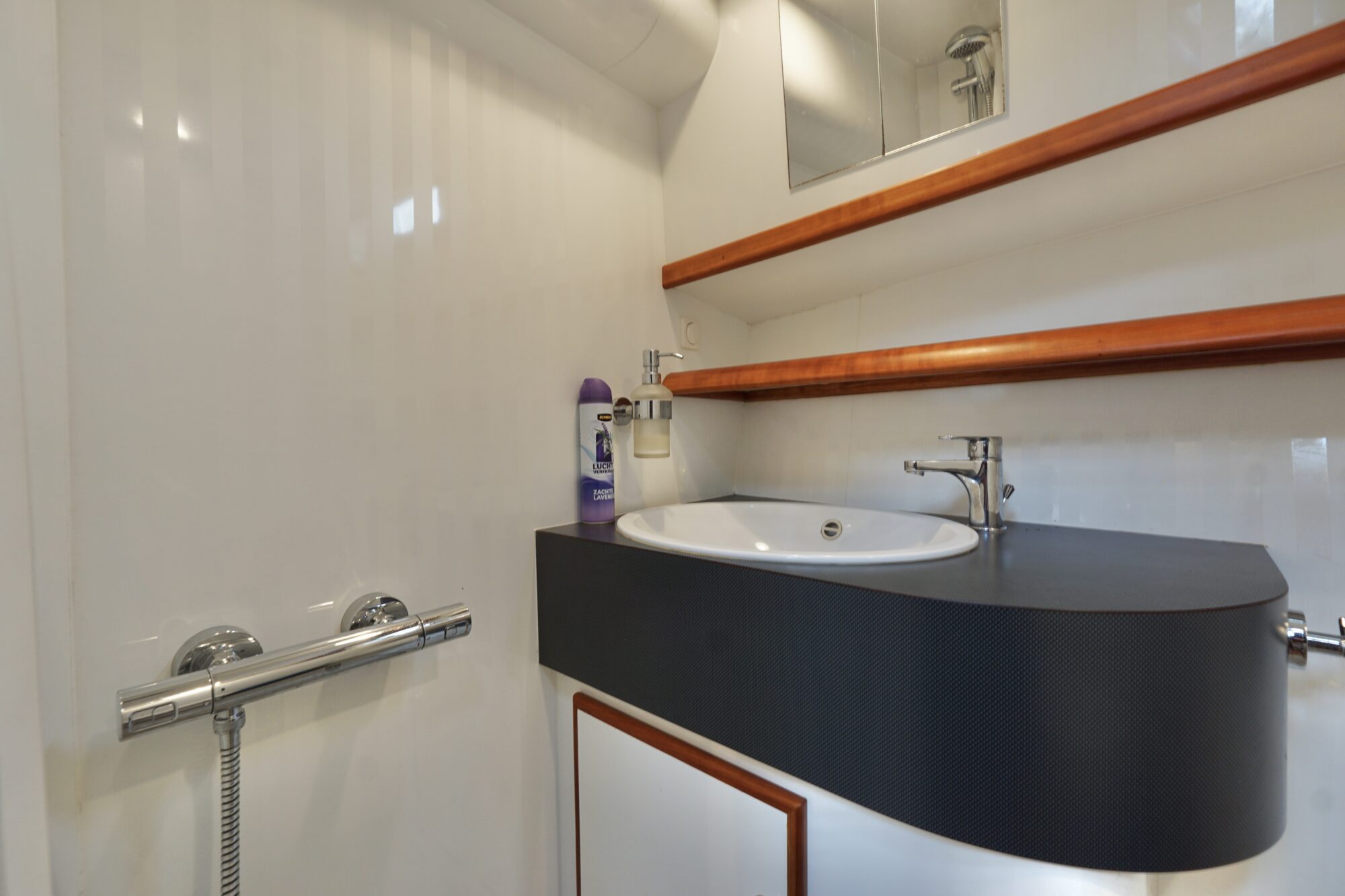 foto: 15 Jetten Jetten Bully 9.60 OK Spiegeldeur