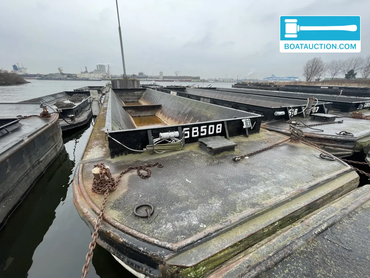 foto: 6 Vrachtduwbak SB508