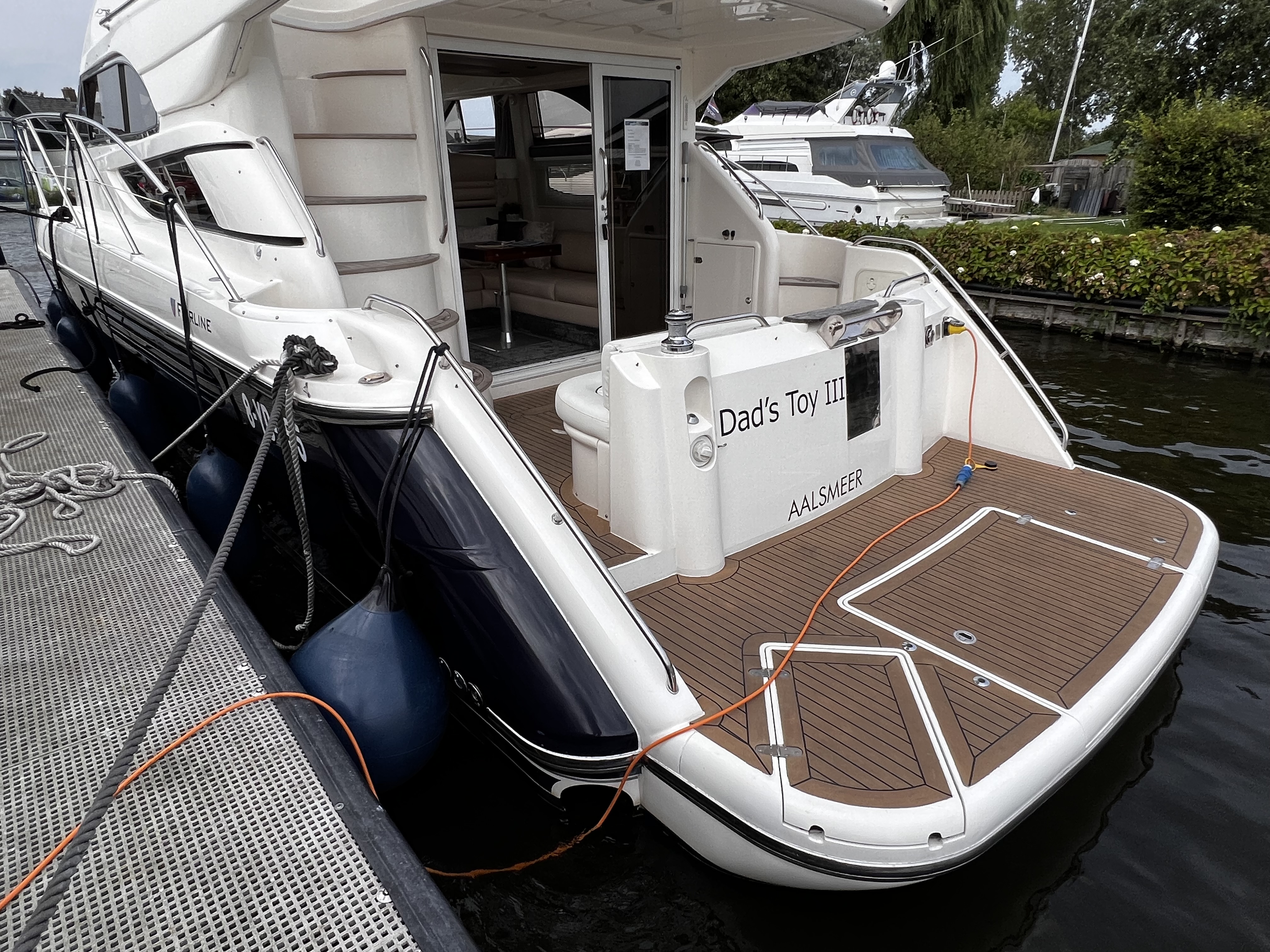 foto: 7 Fairline Phantom 42