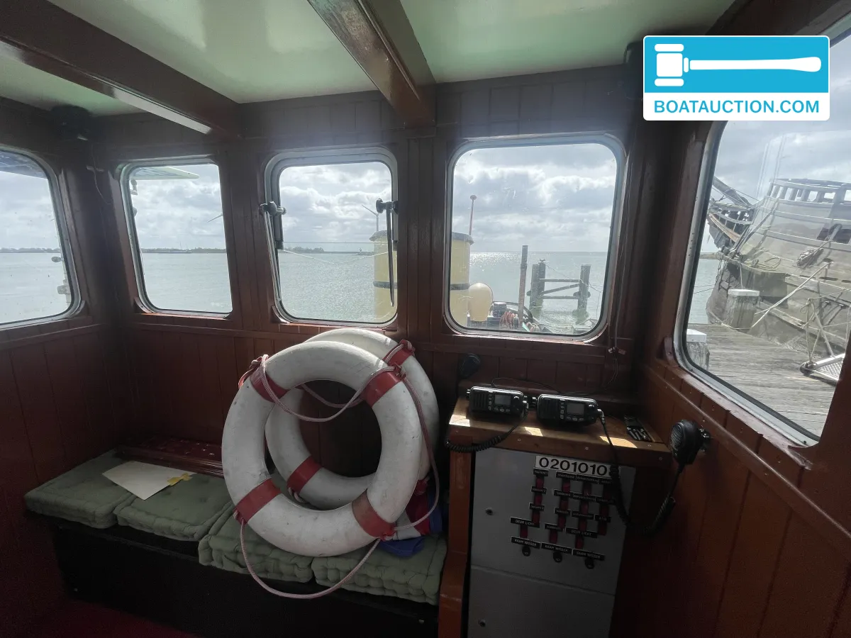 foto: 11 Sleepboot 2200