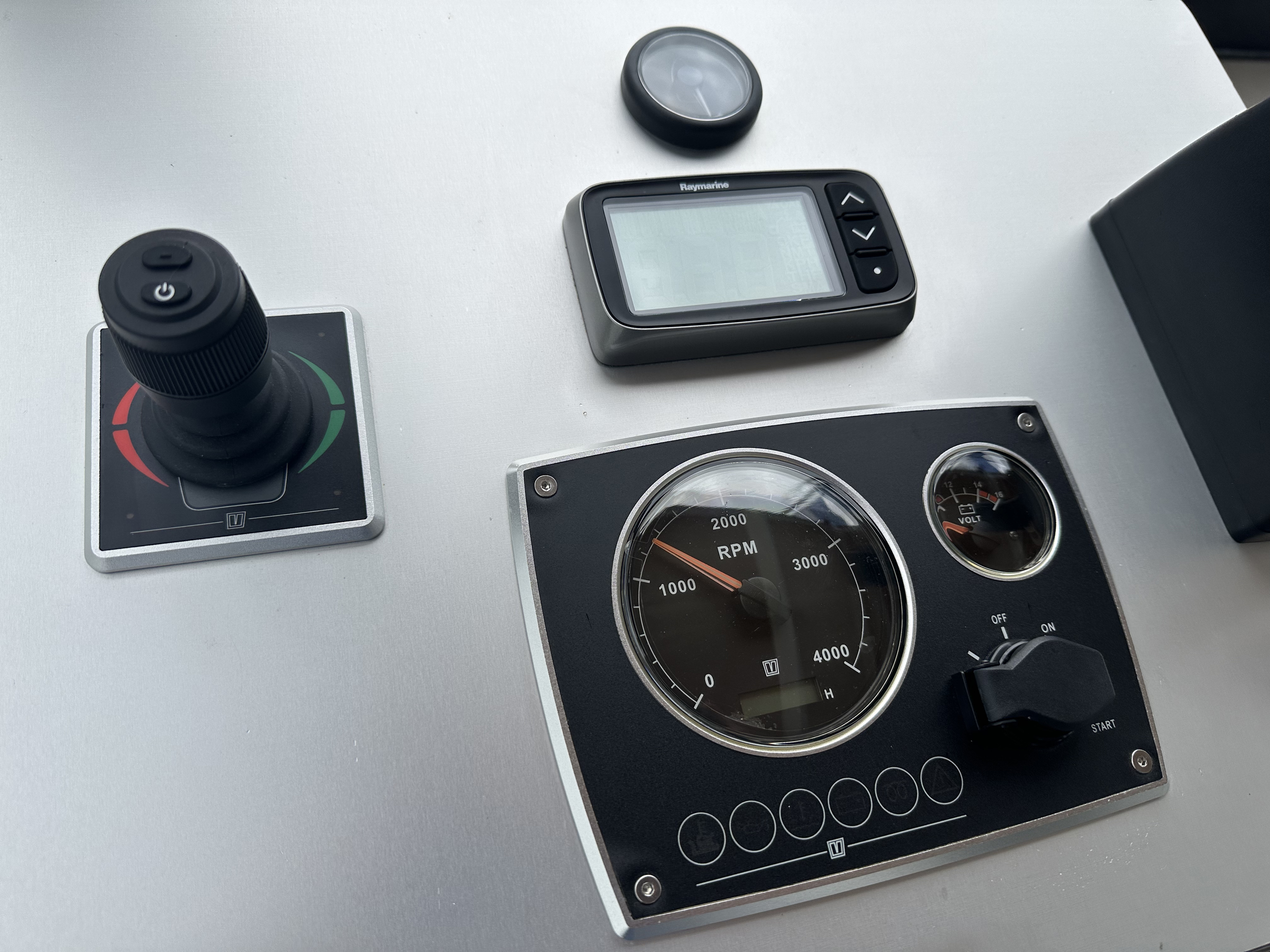 foto: 23 HOMESHIP VaarChalet In Amsterdam 1250D Luxe Houseboat