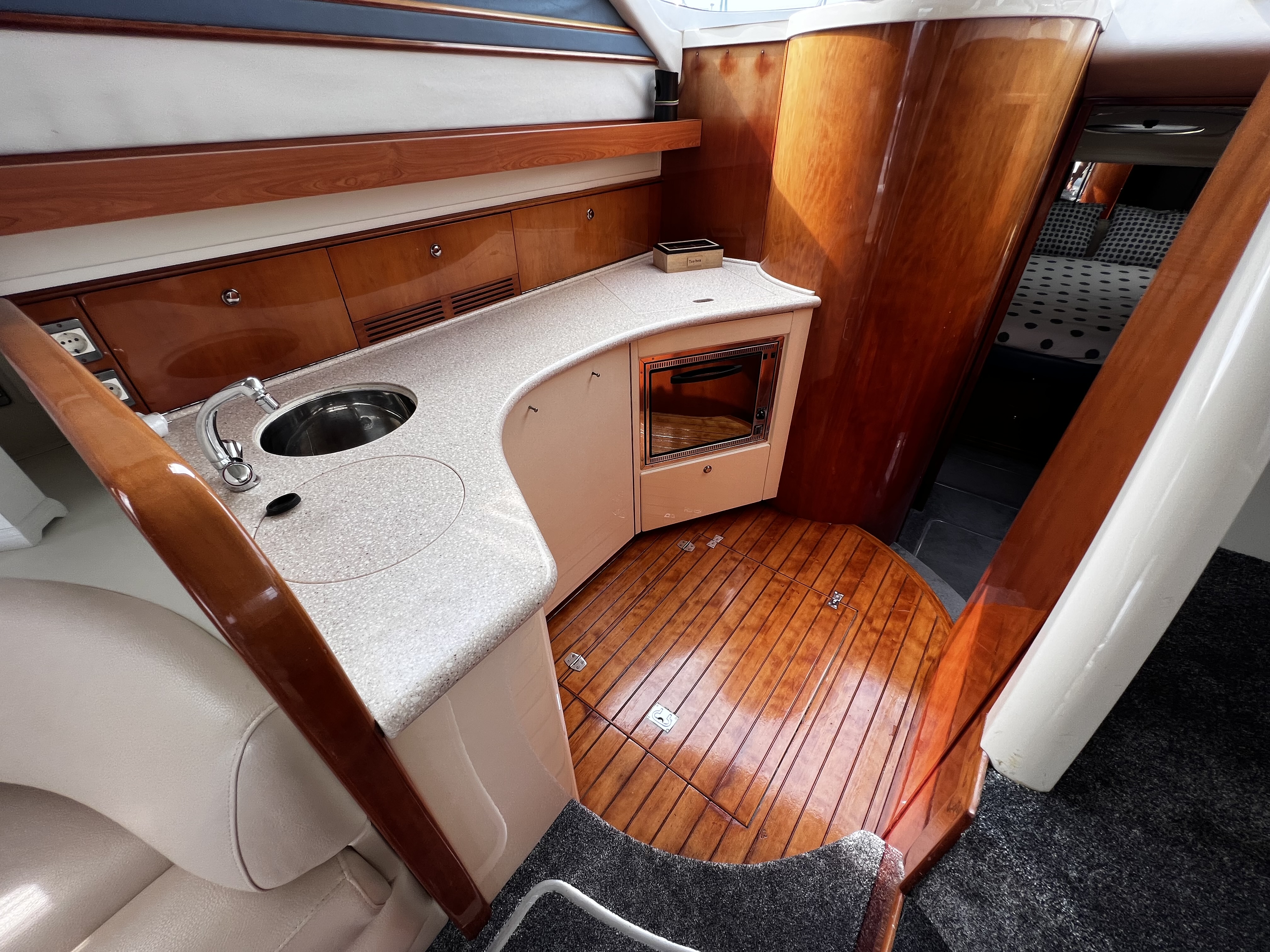 foto: 8 Fairline Phantom 42