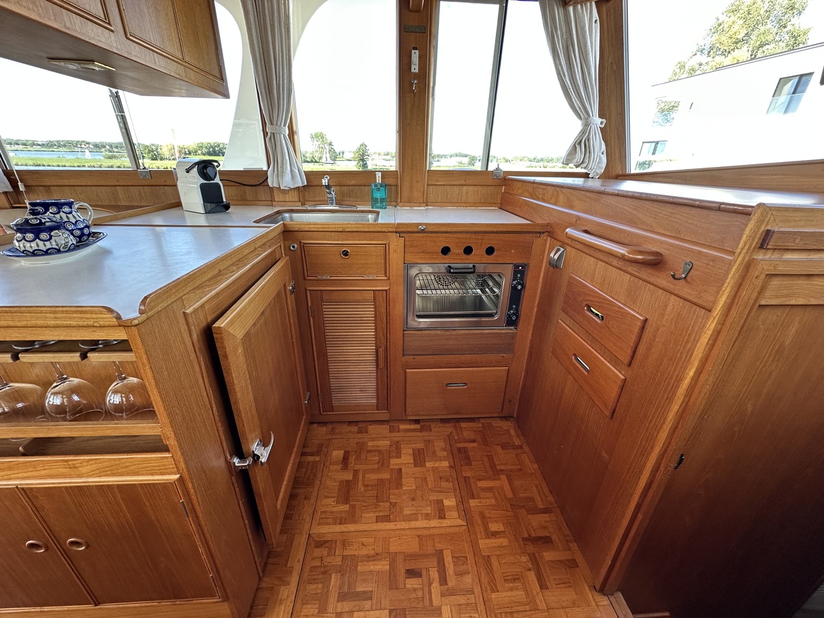 foto: 12 Grand Banks 42 europa