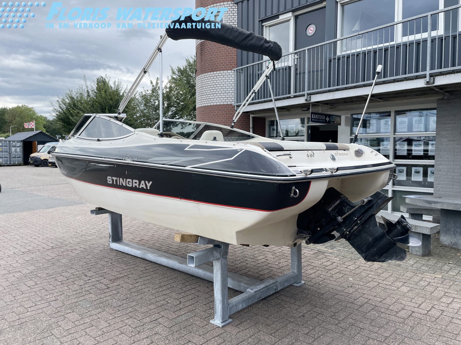 foto: 12 Stingray  190 LX