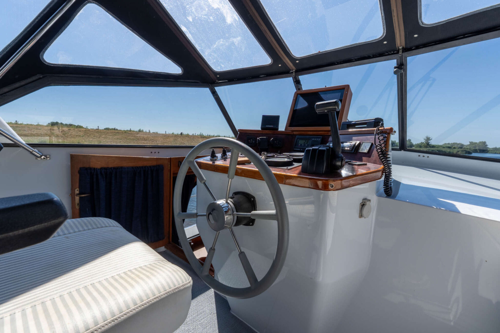 foto: 34 Explorer Explorer Classic 14.00 AK Cabrio