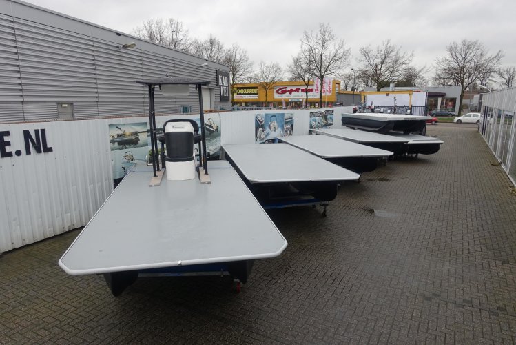 foto: 6 Funcruiser Pontoon 650